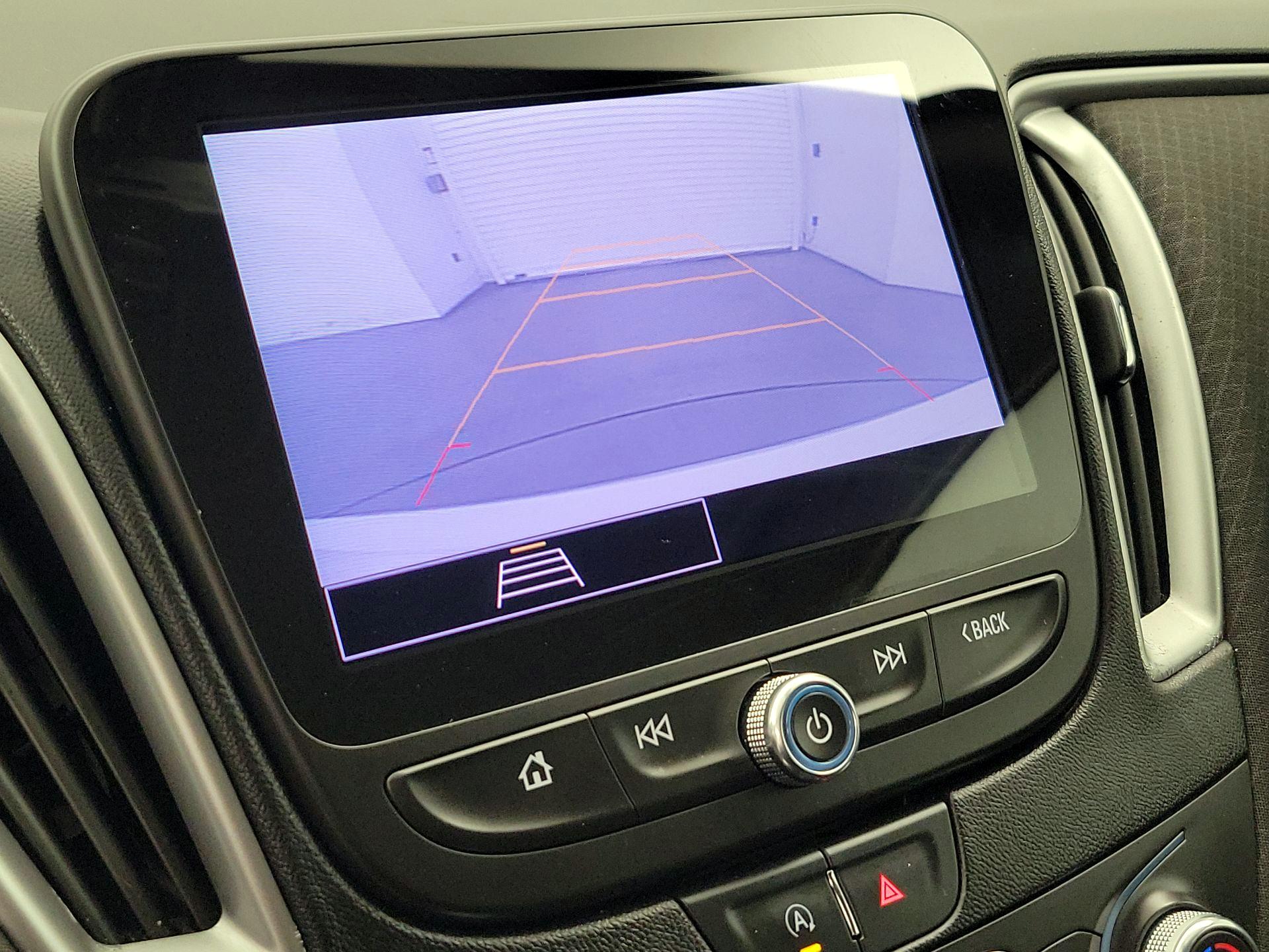 Thumbnail: 2022 Chevrolet Malibu - 14