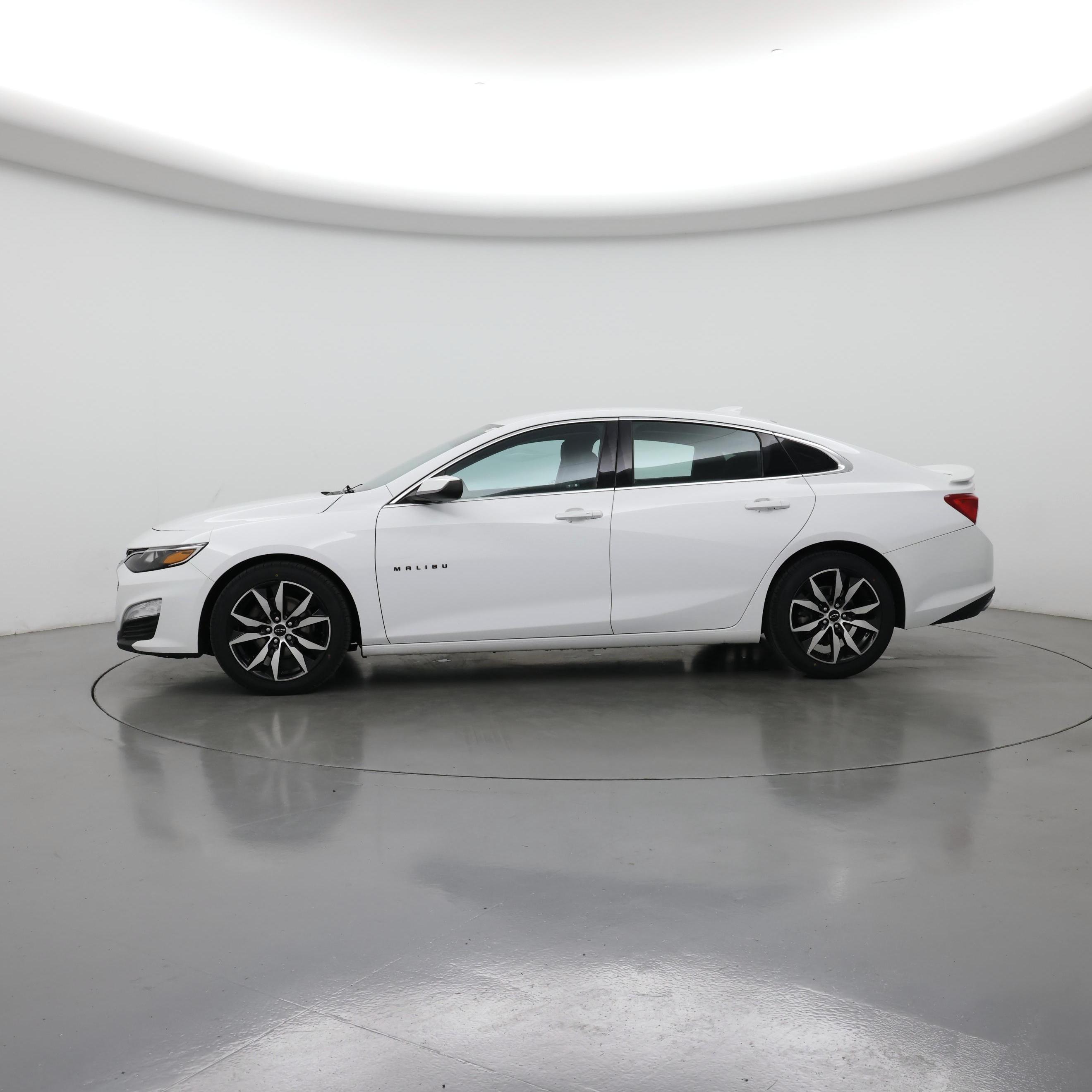 Thumbnail: 2022 Chevrolet Malibu - 3