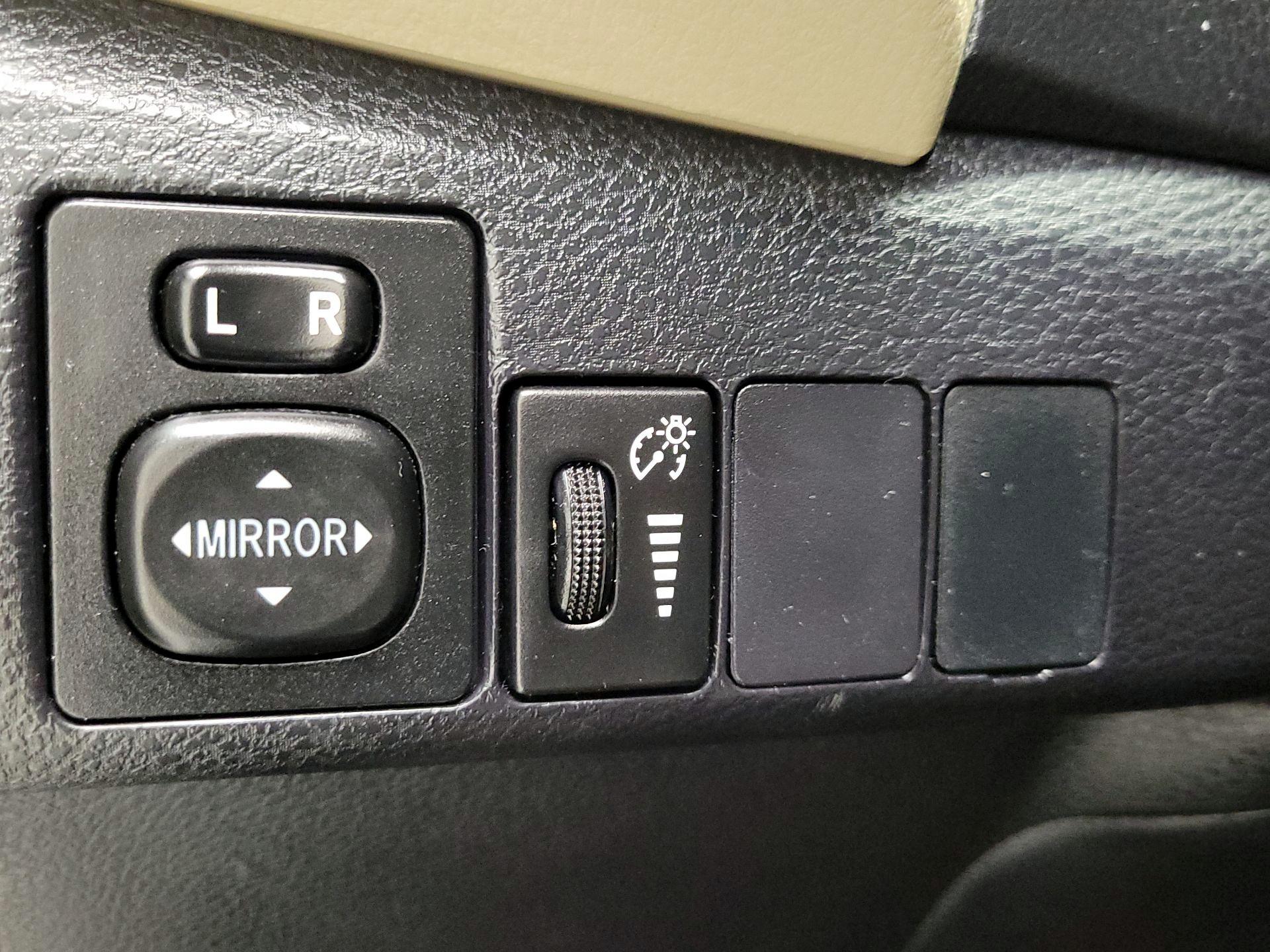 Thumbnail: 2016 Toyota Corolla - 11