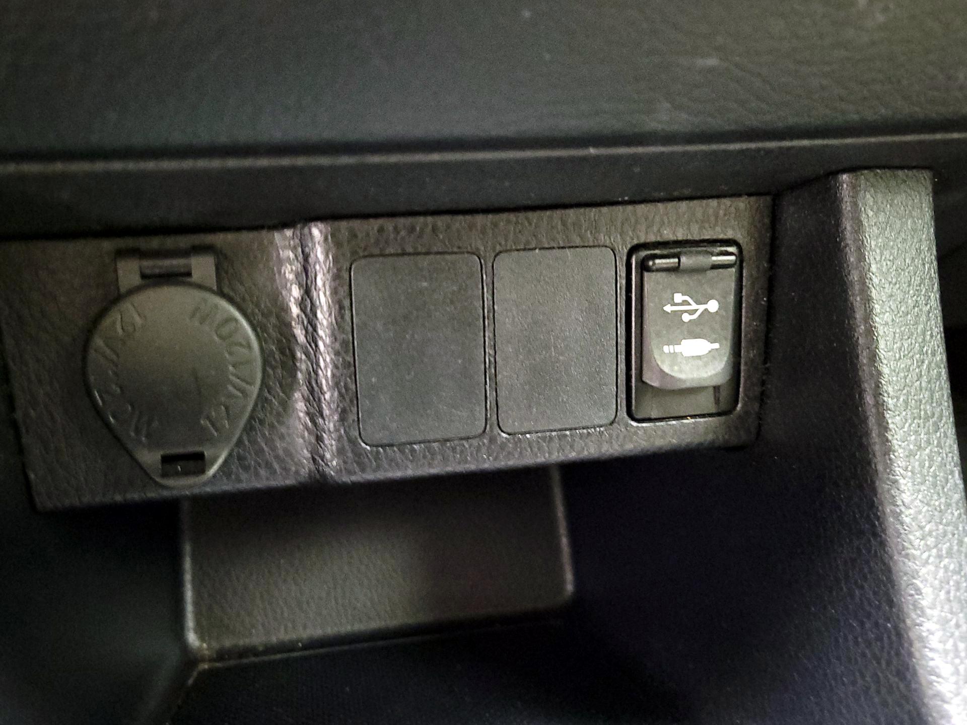 Thumbnail: 2016 Toyota Corolla - 16