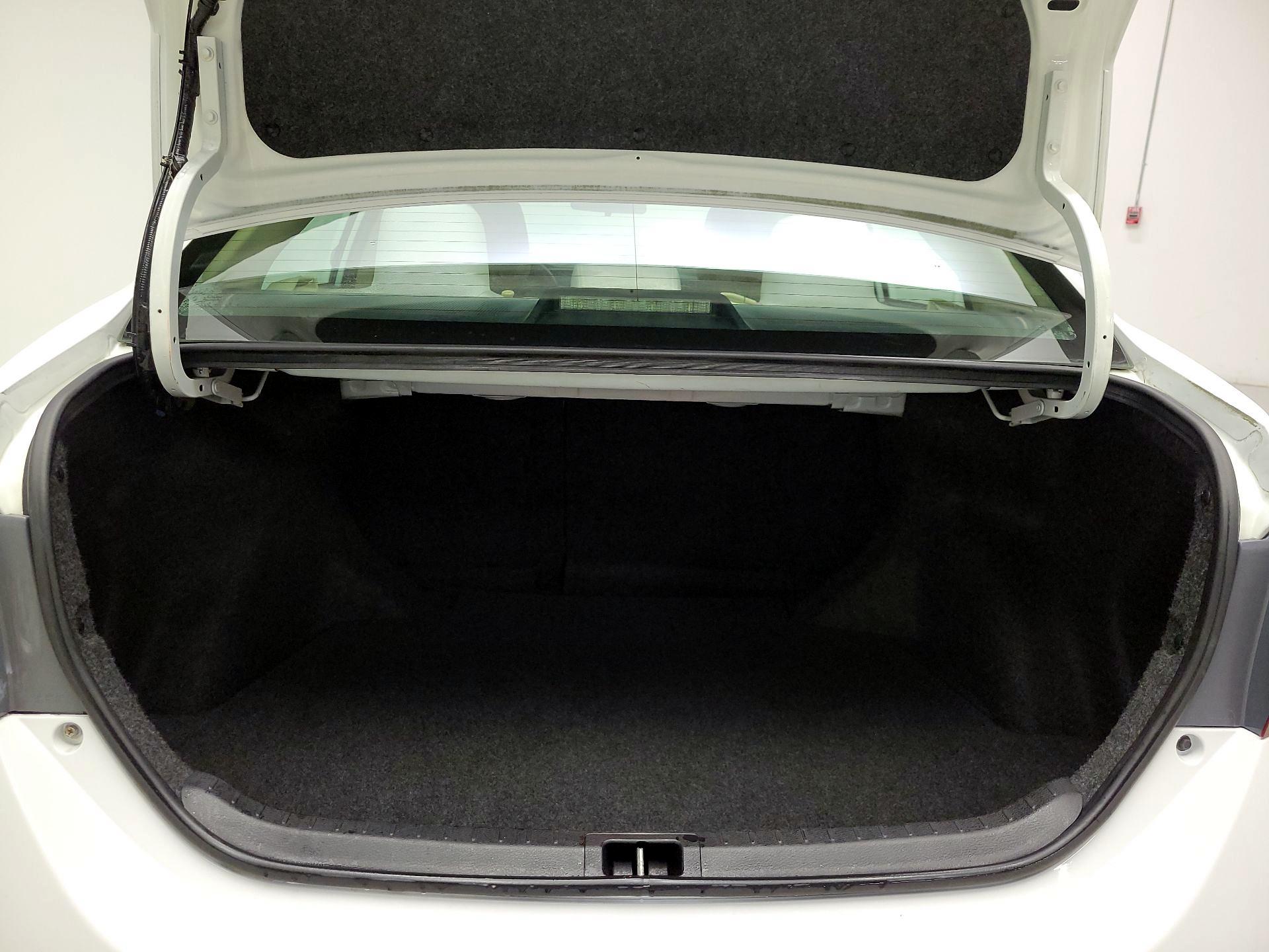 Thumbnail: 2016 Toyota Corolla - 18