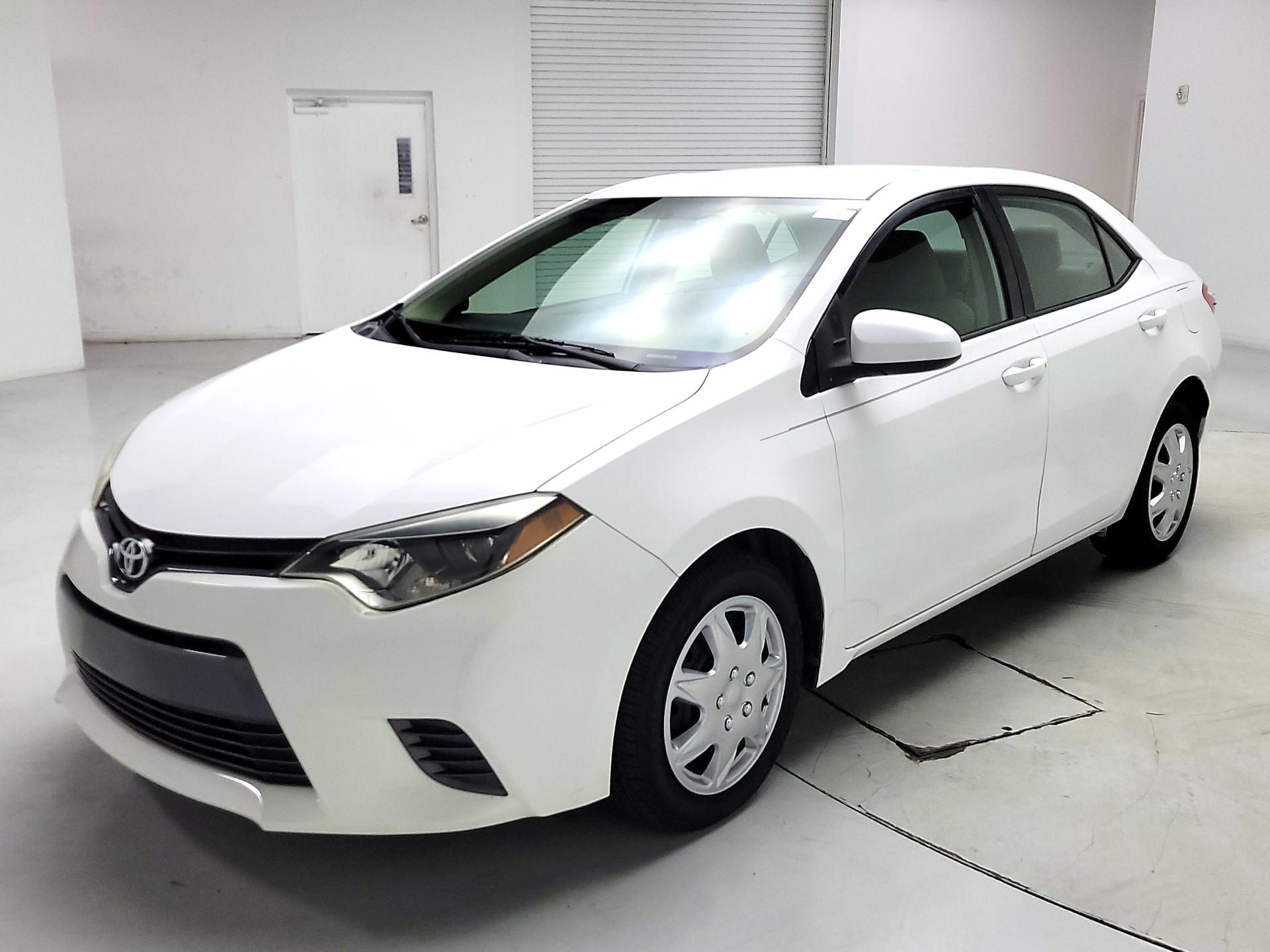 Thumbnail: 2016 Toyota Corolla - 3