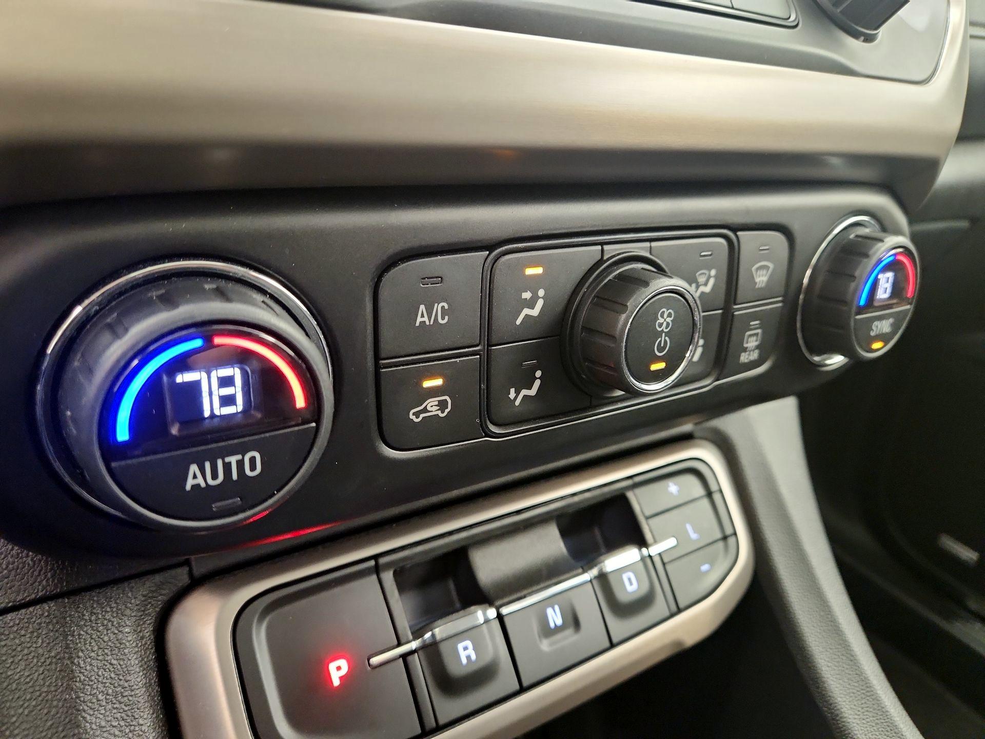 Thumbnail: 2022 GMC Acadia - 17