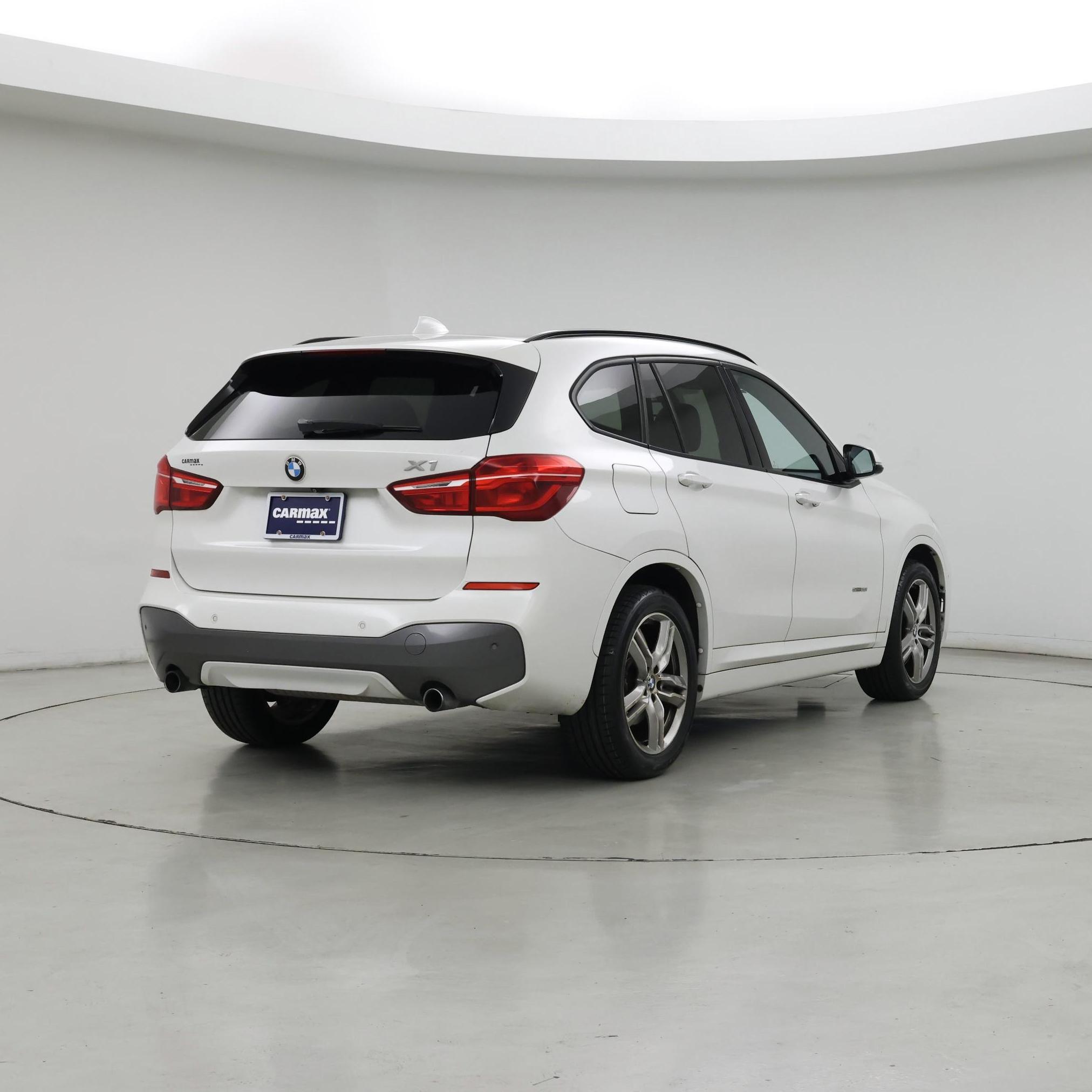 Thumbnail: 2017 BMW X1 - 8