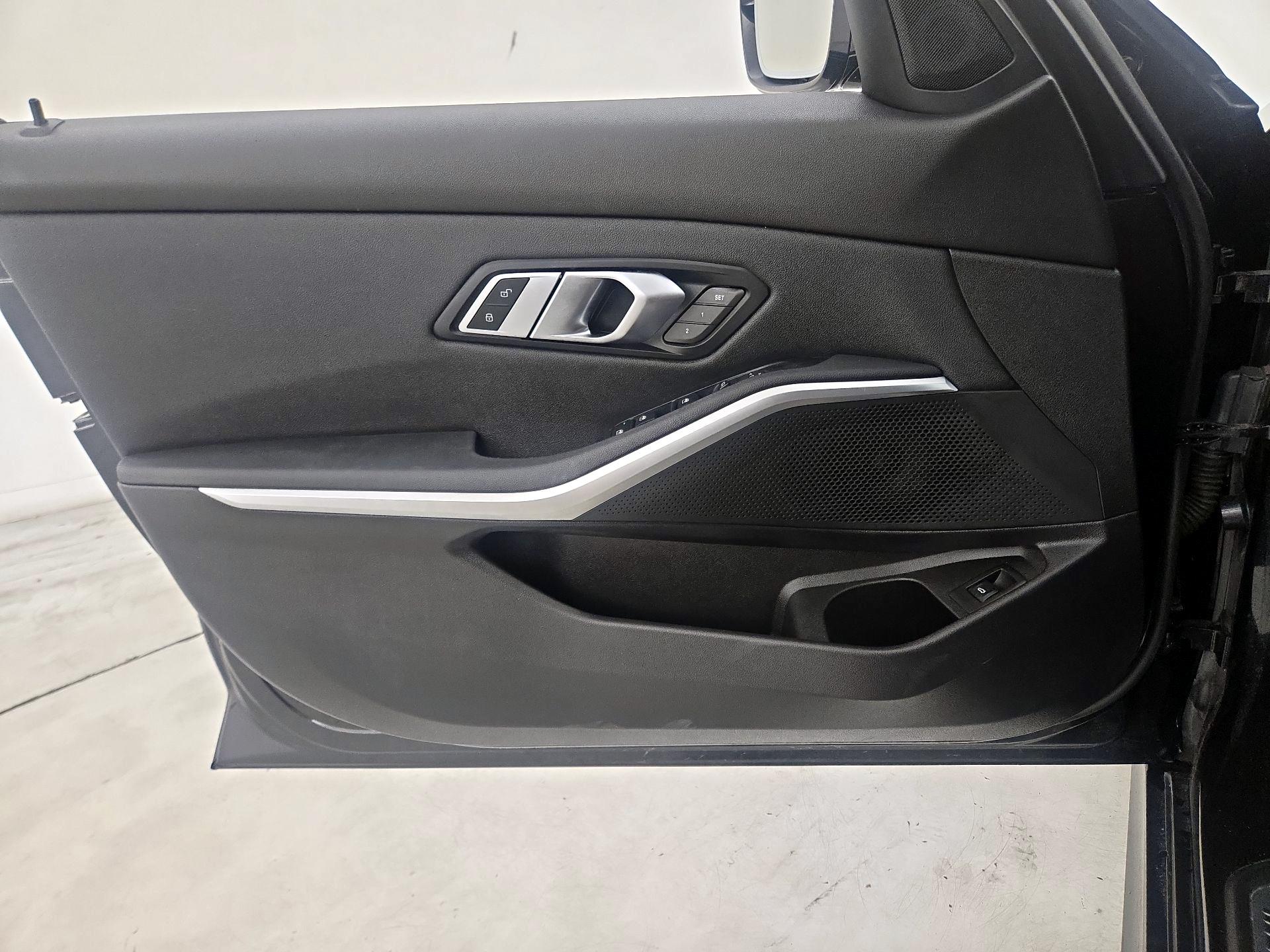 Thumbnail: 2020 BMW 3 Series - 12