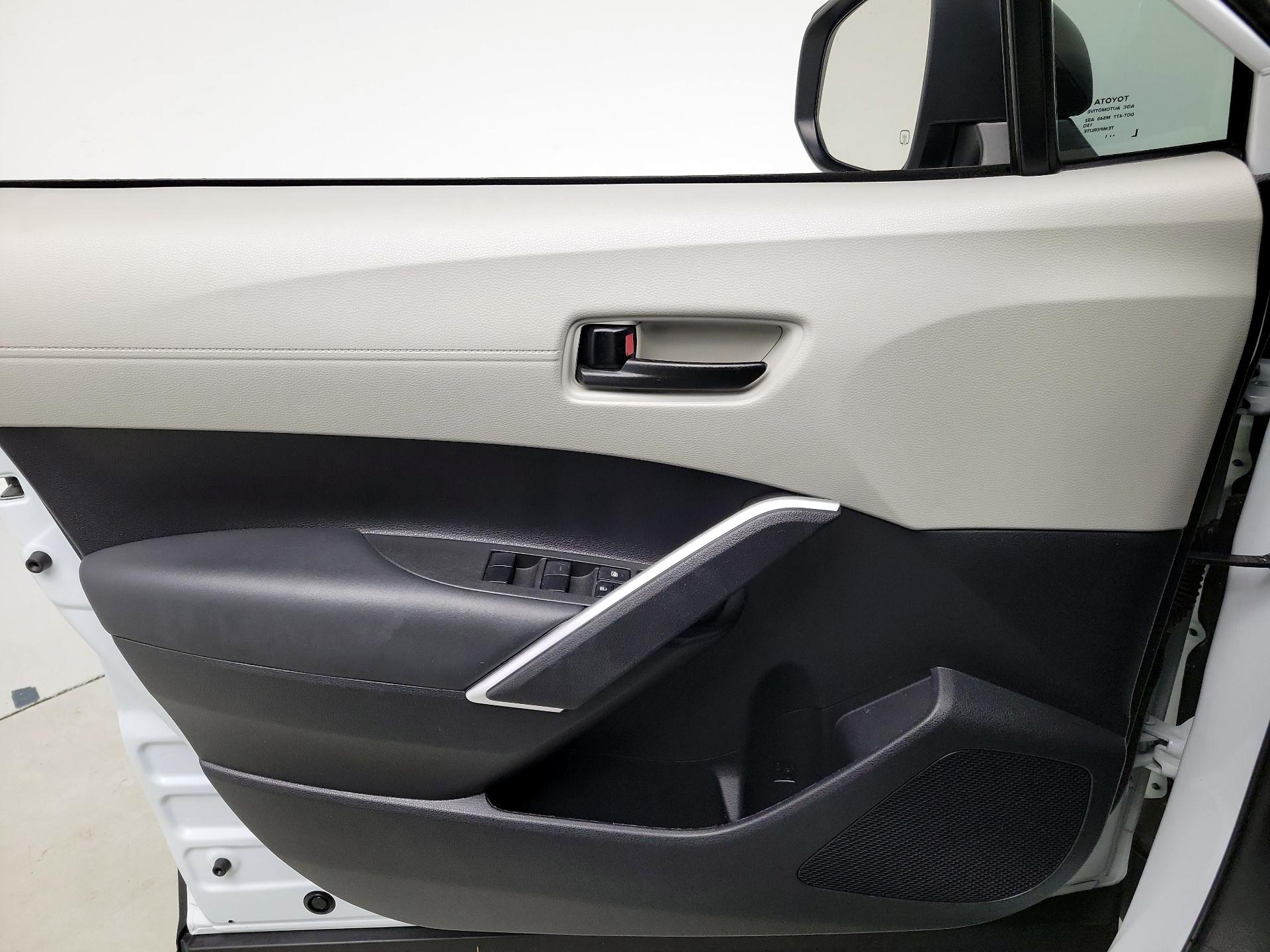 Thumbnail: 2022 Toyota Corolla Cross - 12