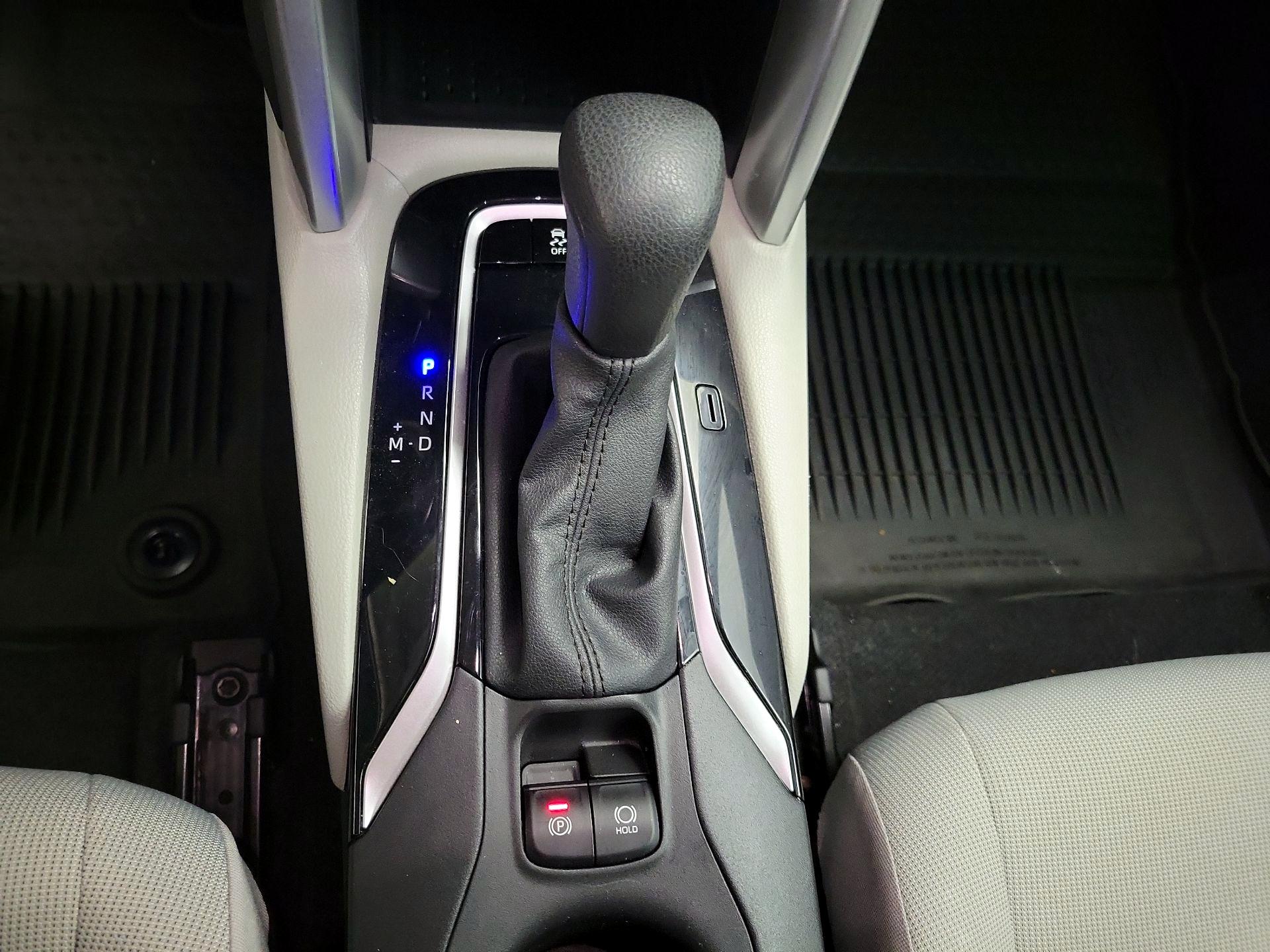 Thumbnail: 2022 Toyota Corolla Cross - 18