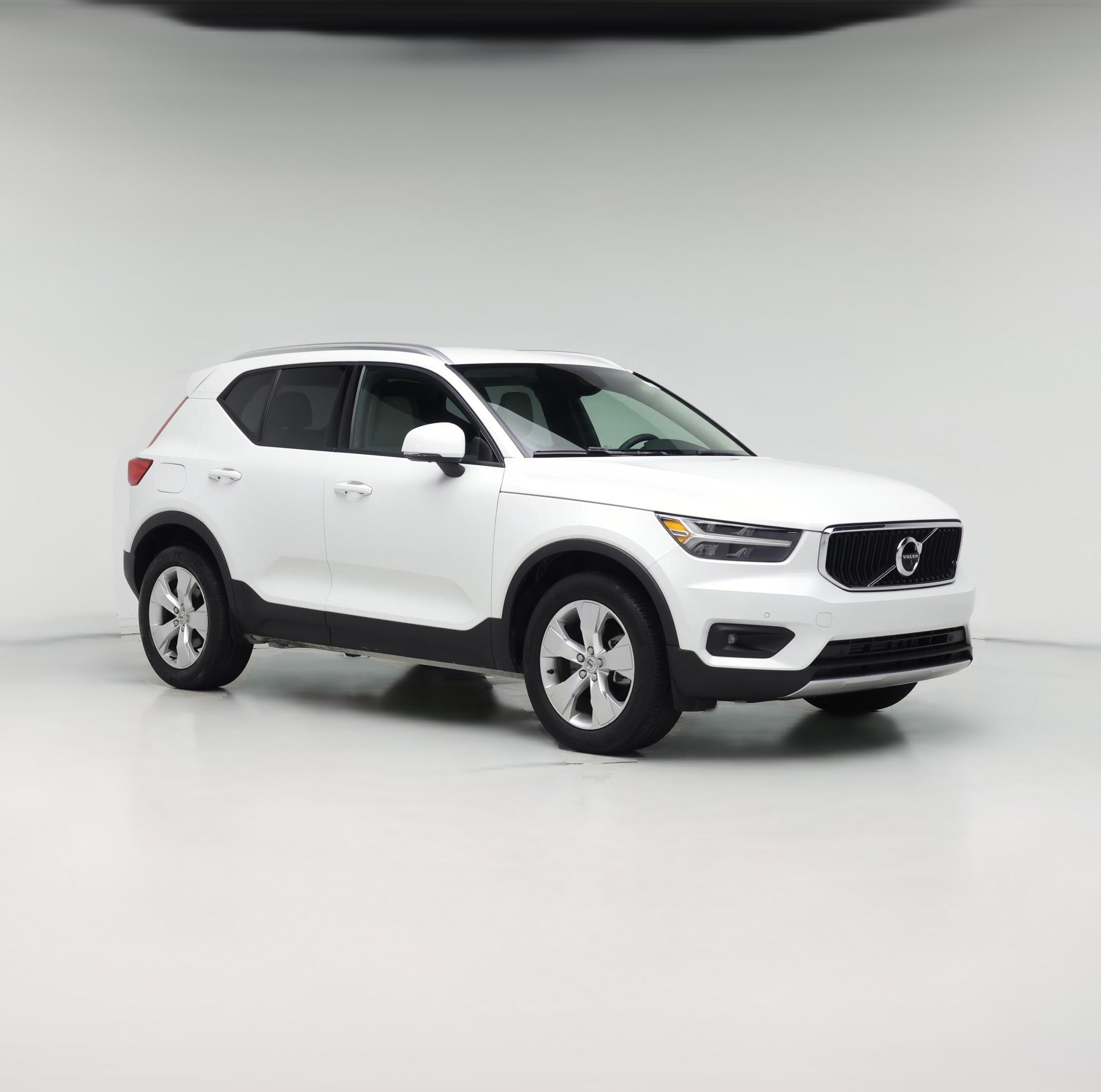 Thumbnail: 2022 Volvo XC40 - 1