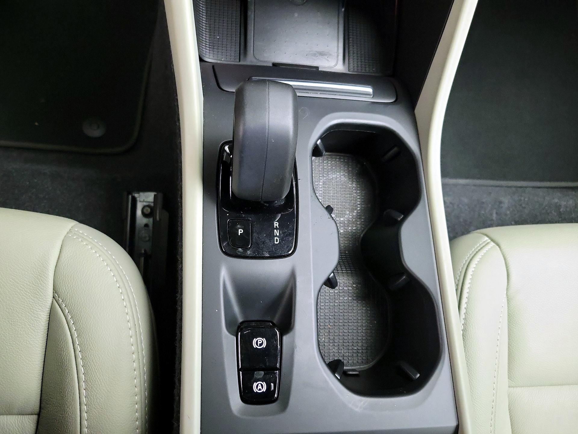 Thumbnail: 2022 Volvo XC40 - 18