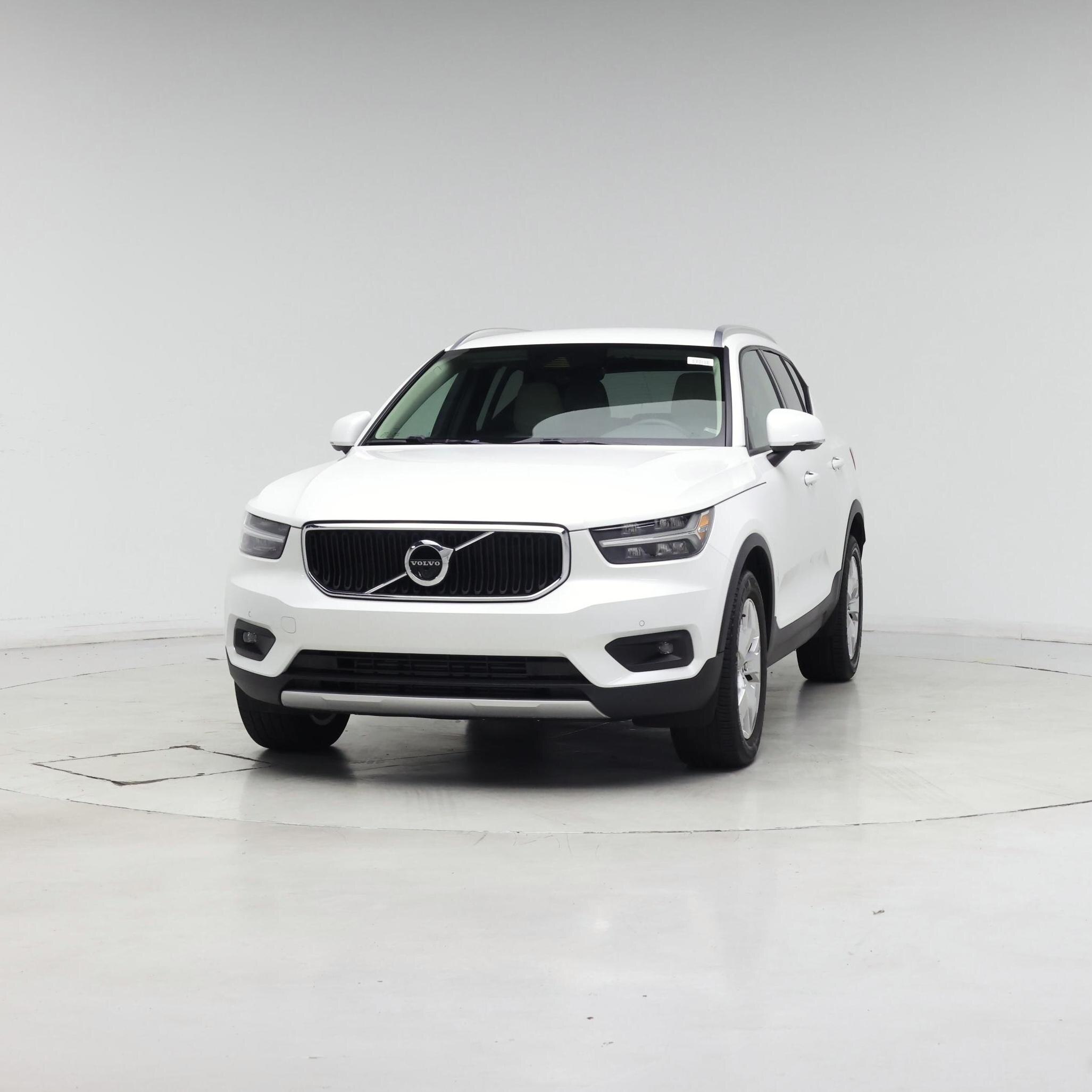 Thumbnail: 2022 Volvo XC40 - 4
