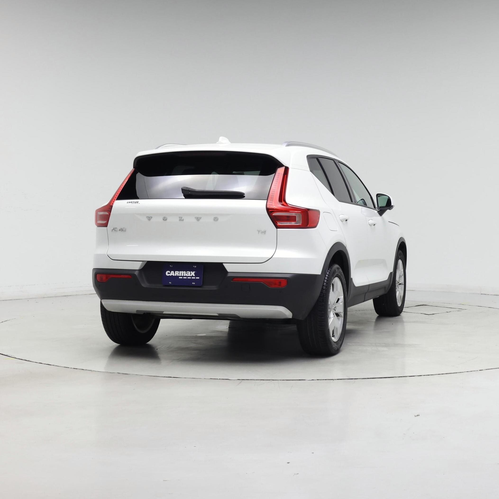 Thumbnail: 2022 Volvo XC40 - 8
