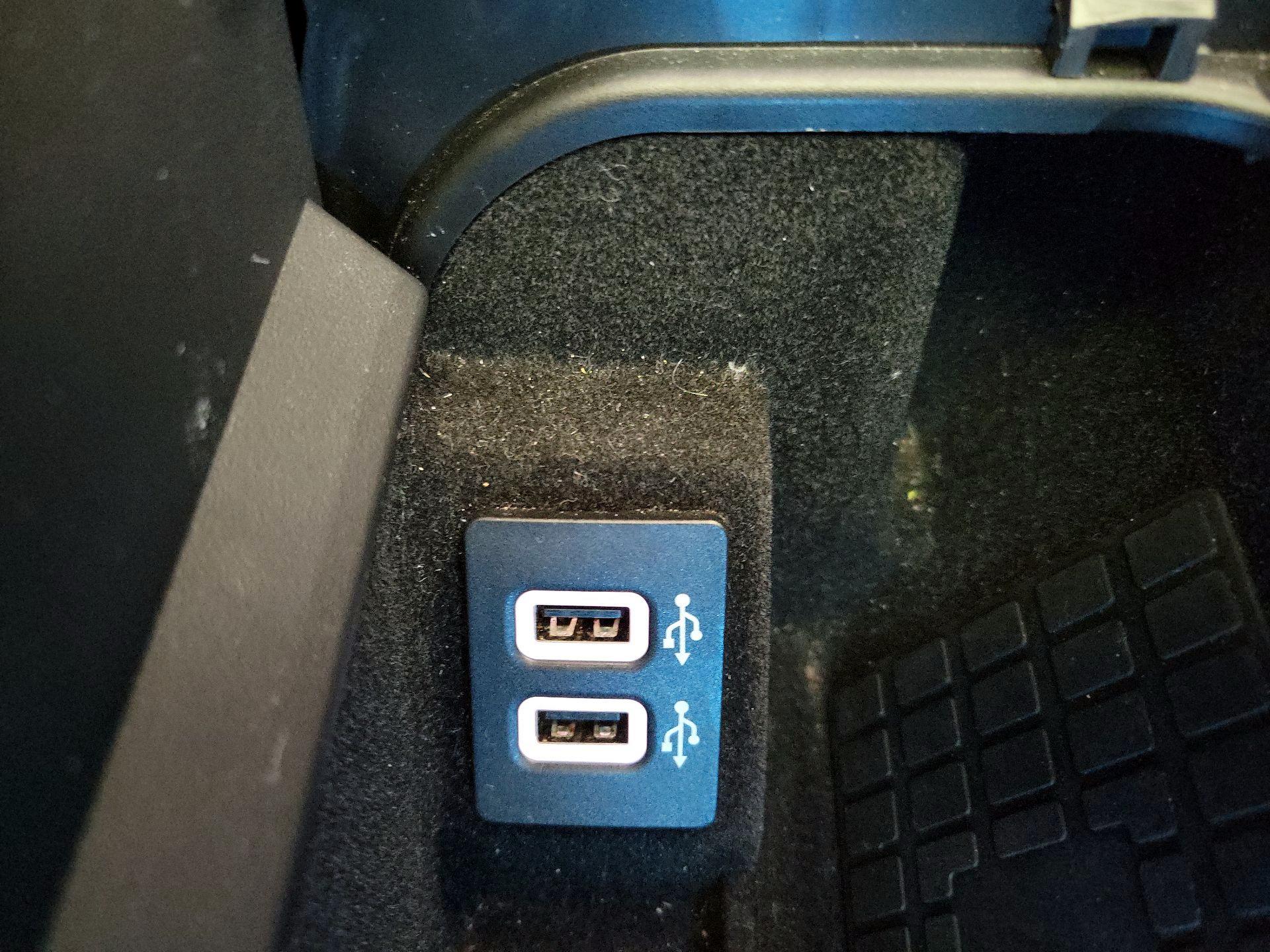 Thumbnail: 2019 Lincoln Navigator - 19