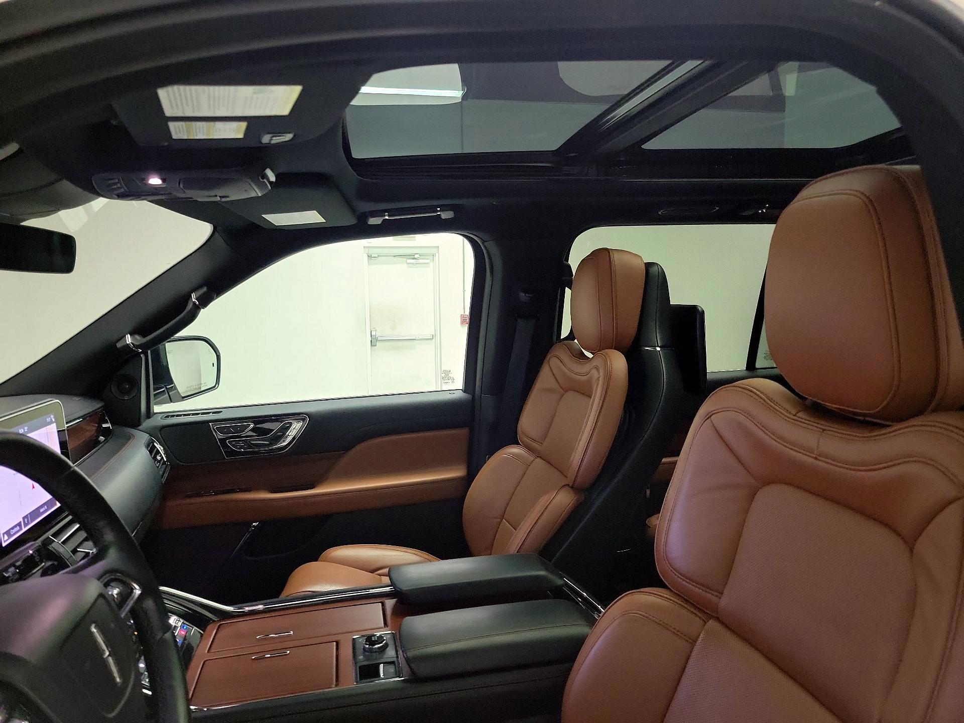 Thumbnail: 2019 Lincoln Navigator - 20