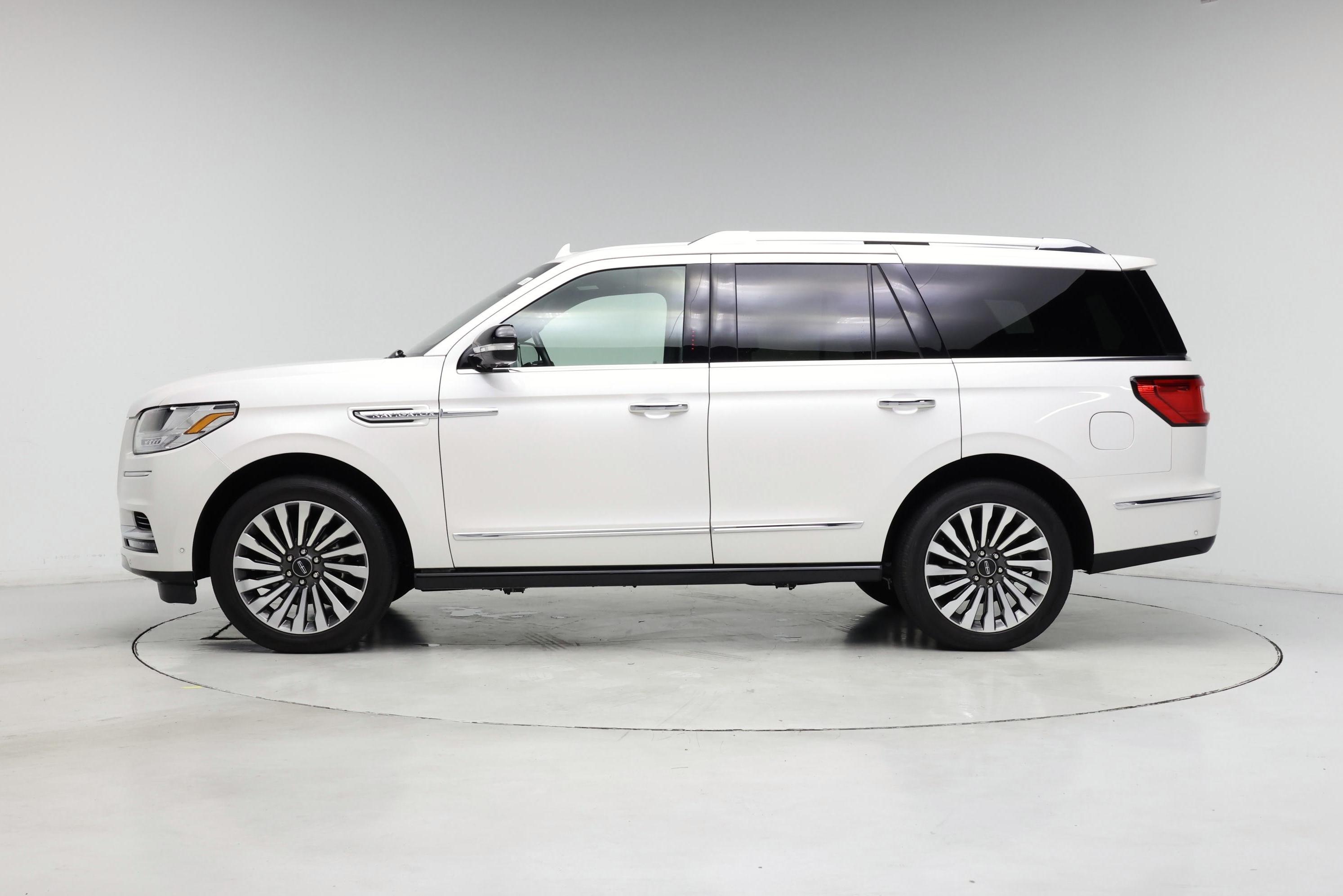 Thumbnail: 2019 Lincoln Navigator - 3