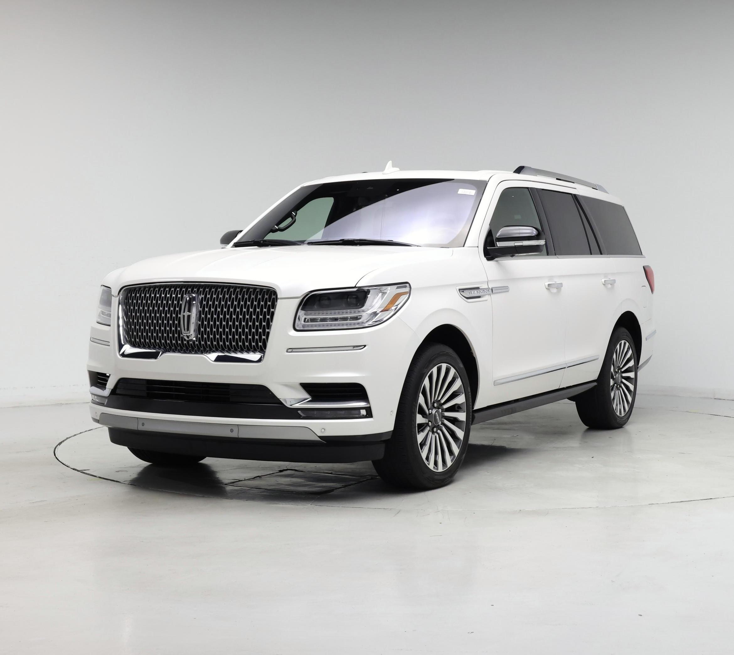 Thumbnail: 2019 Lincoln Navigator - 4