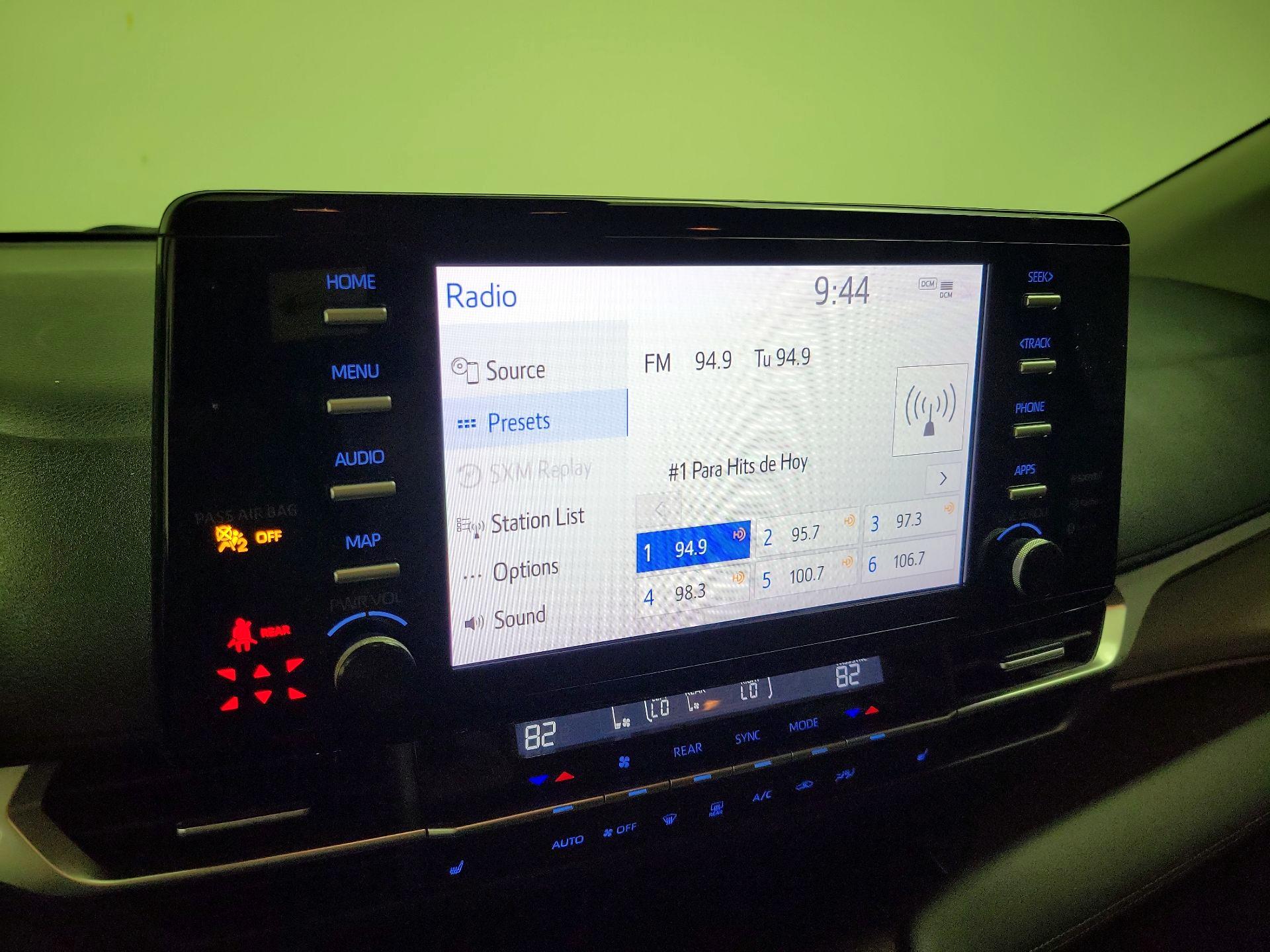 Thumbnail: 2022 Toyota Sienna - 15