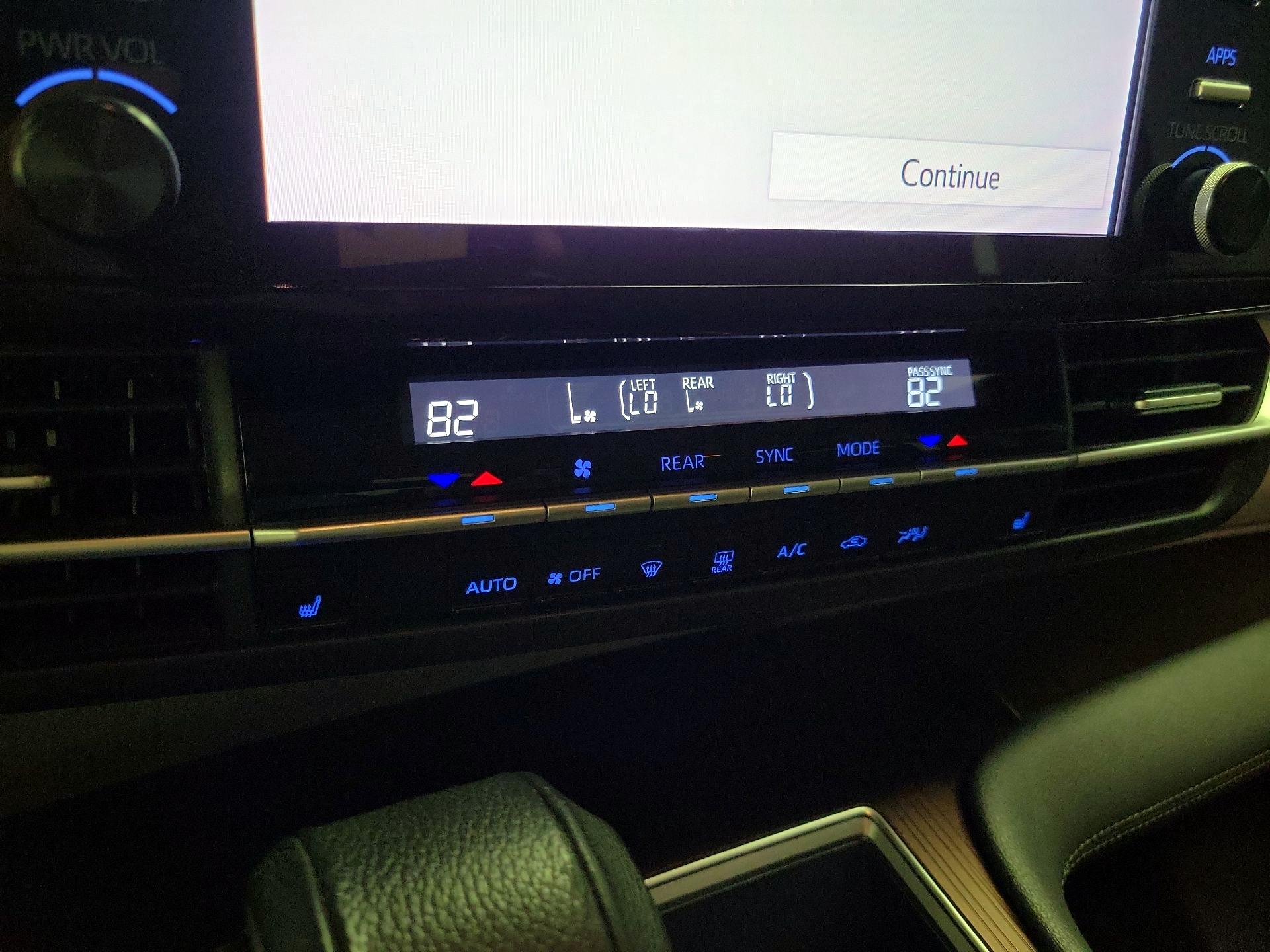 Thumbnail: 2022 Toyota Sienna - 16