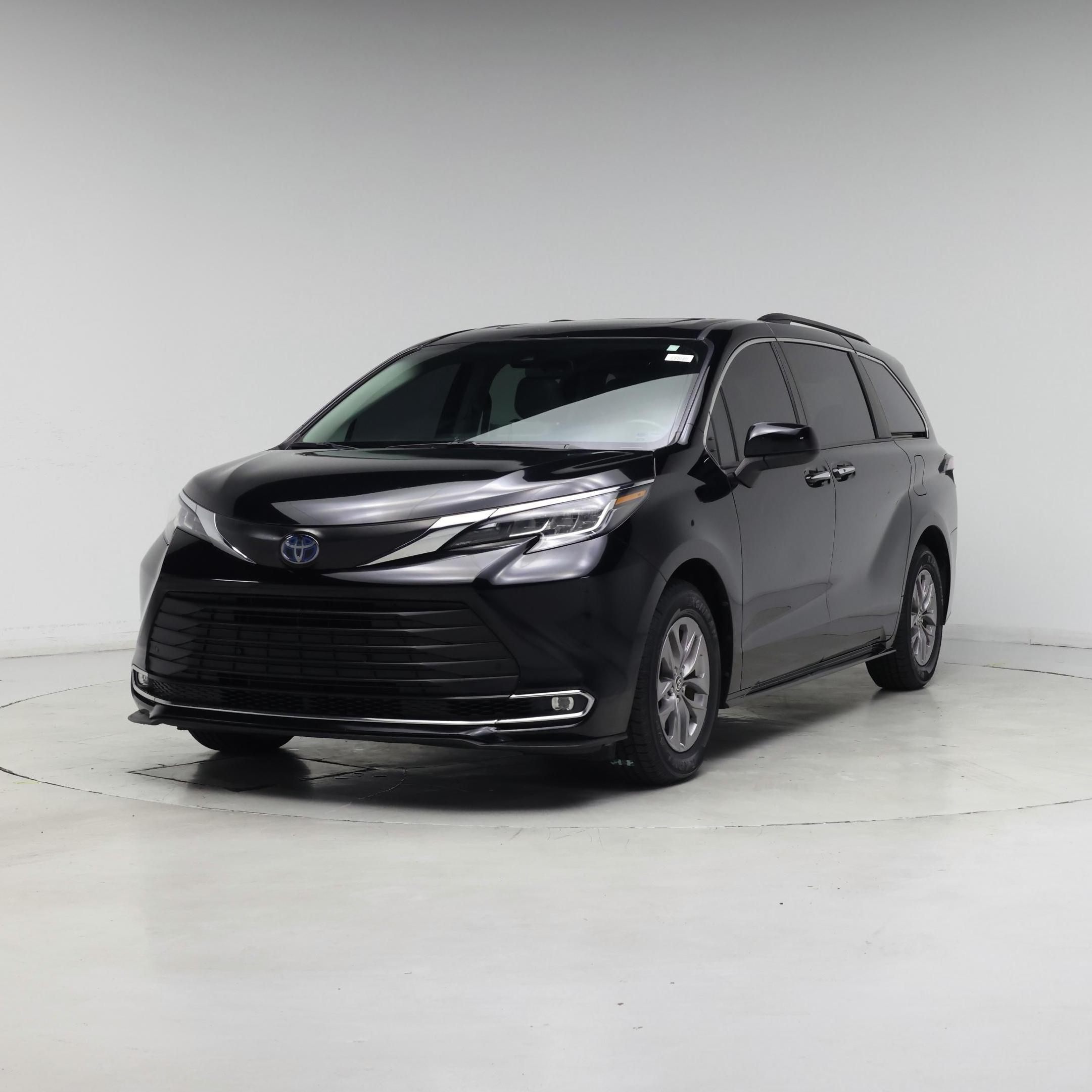 Thumbnail: 2022 Toyota Sienna - 4