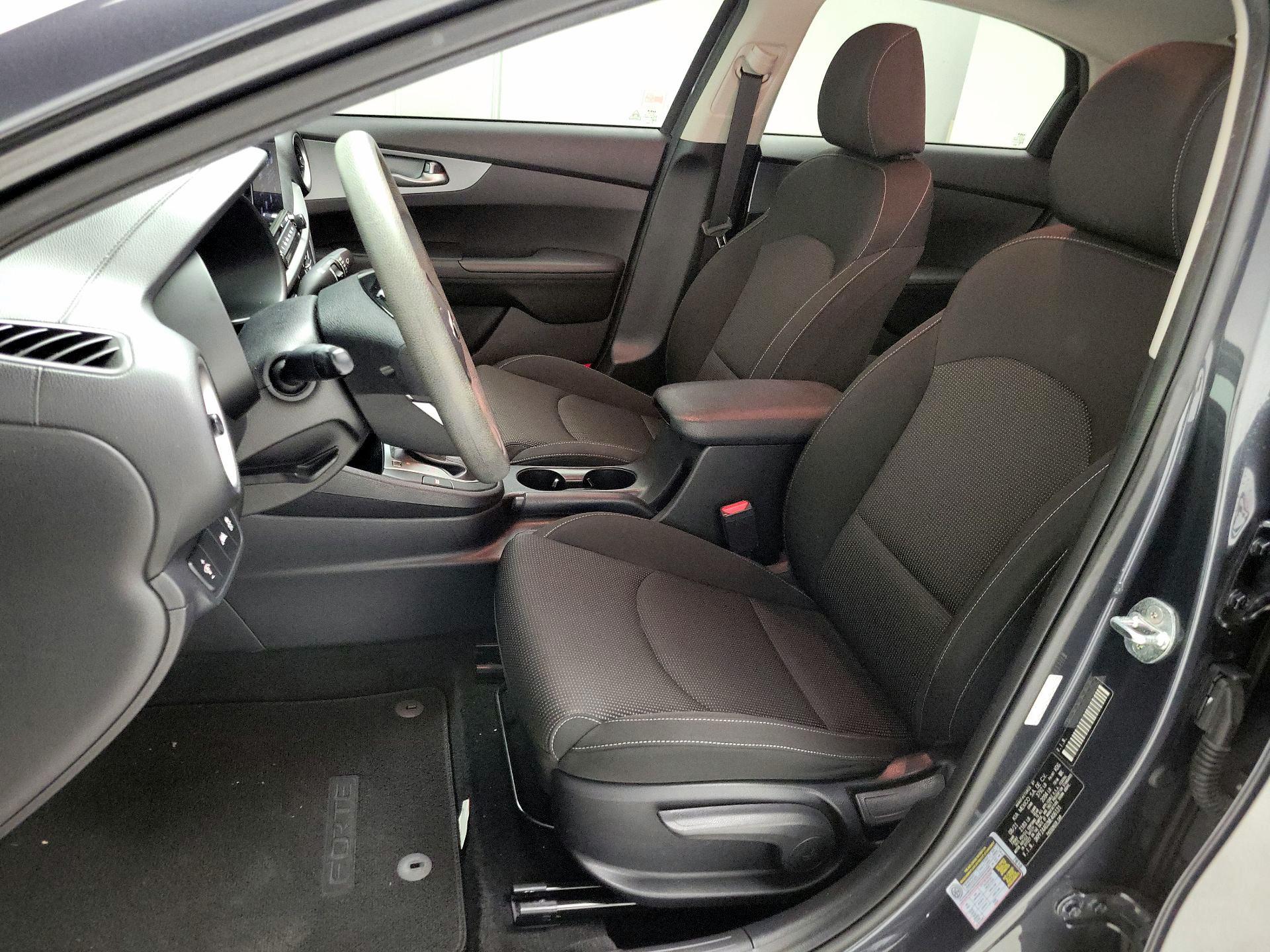 Thumbnail: 2021 Kia Forte - 11