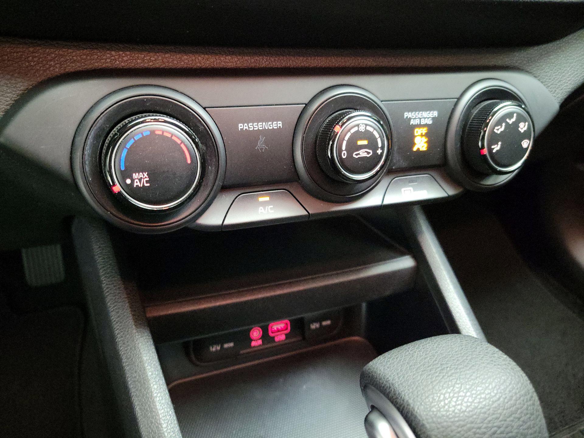 Thumbnail: 2021 Kia Forte - 17