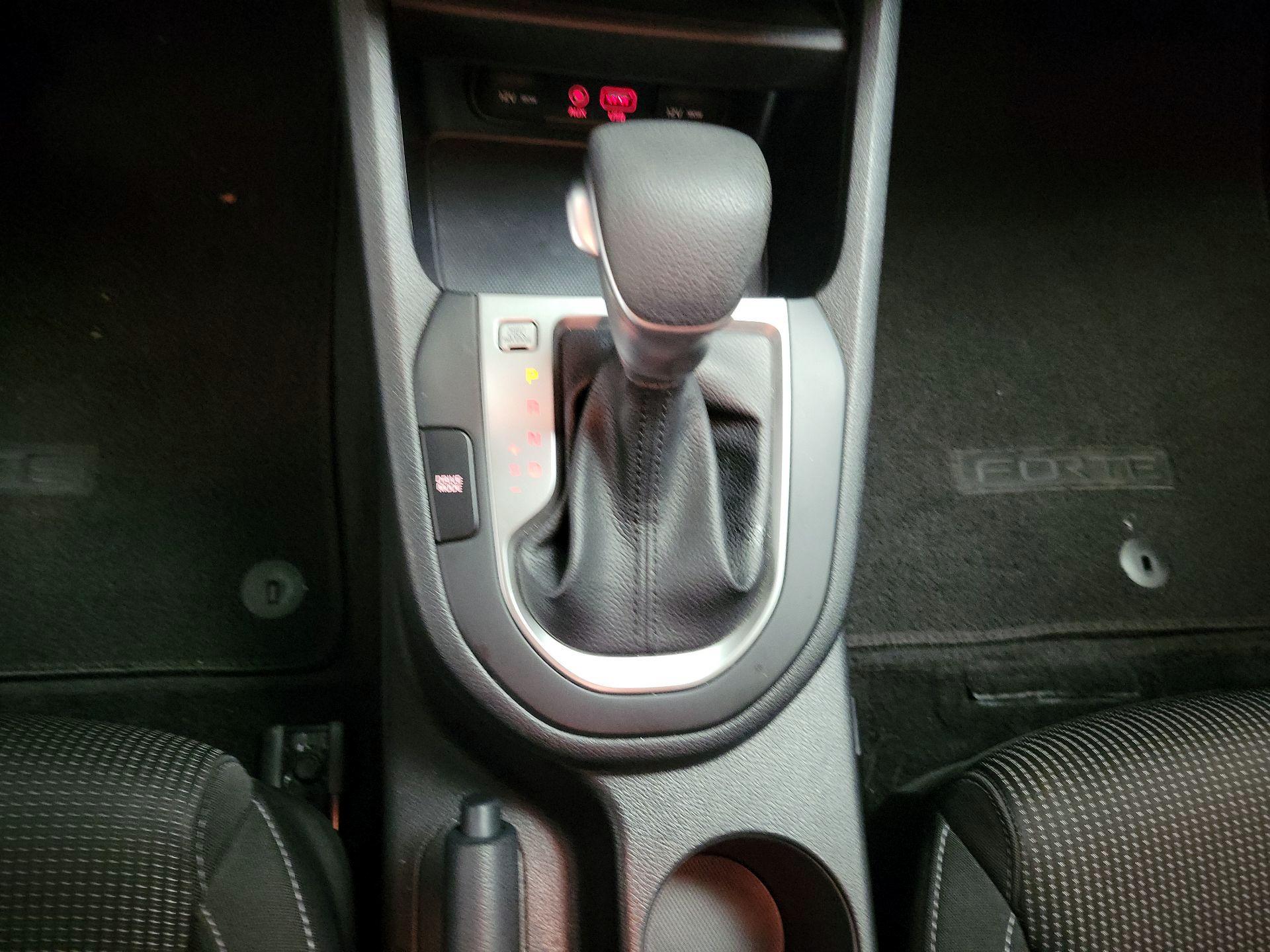 Thumbnail: 2021 Kia Forte - 18