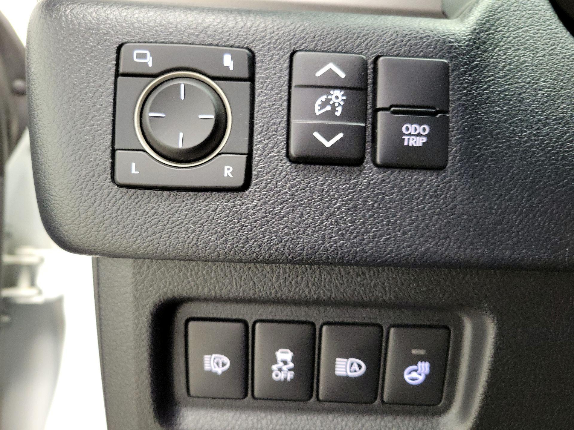 Thumbnail: 2023 Lexus GX - 13