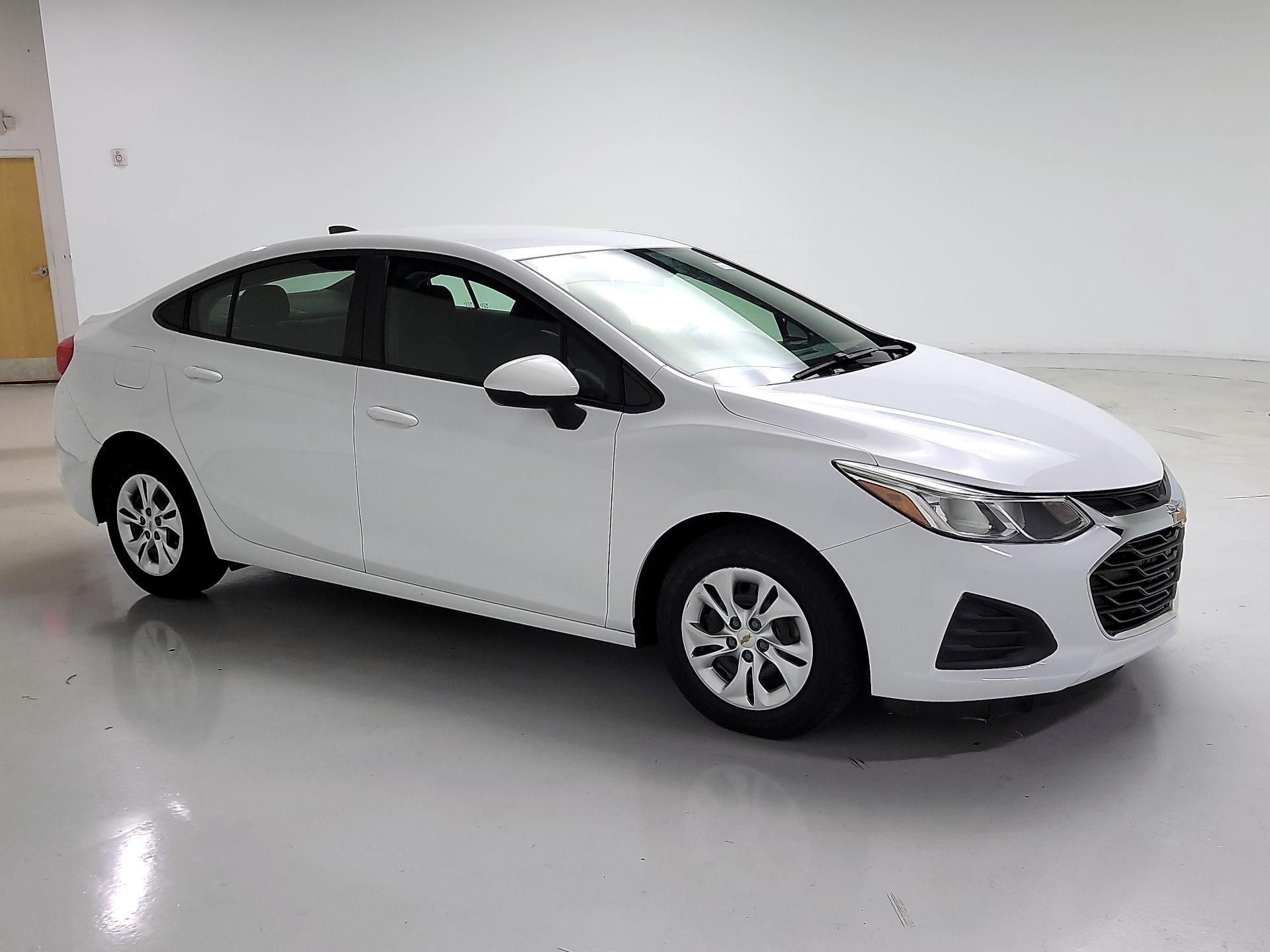 Thumbnail: 2019 Chevrolet Cruze - 1