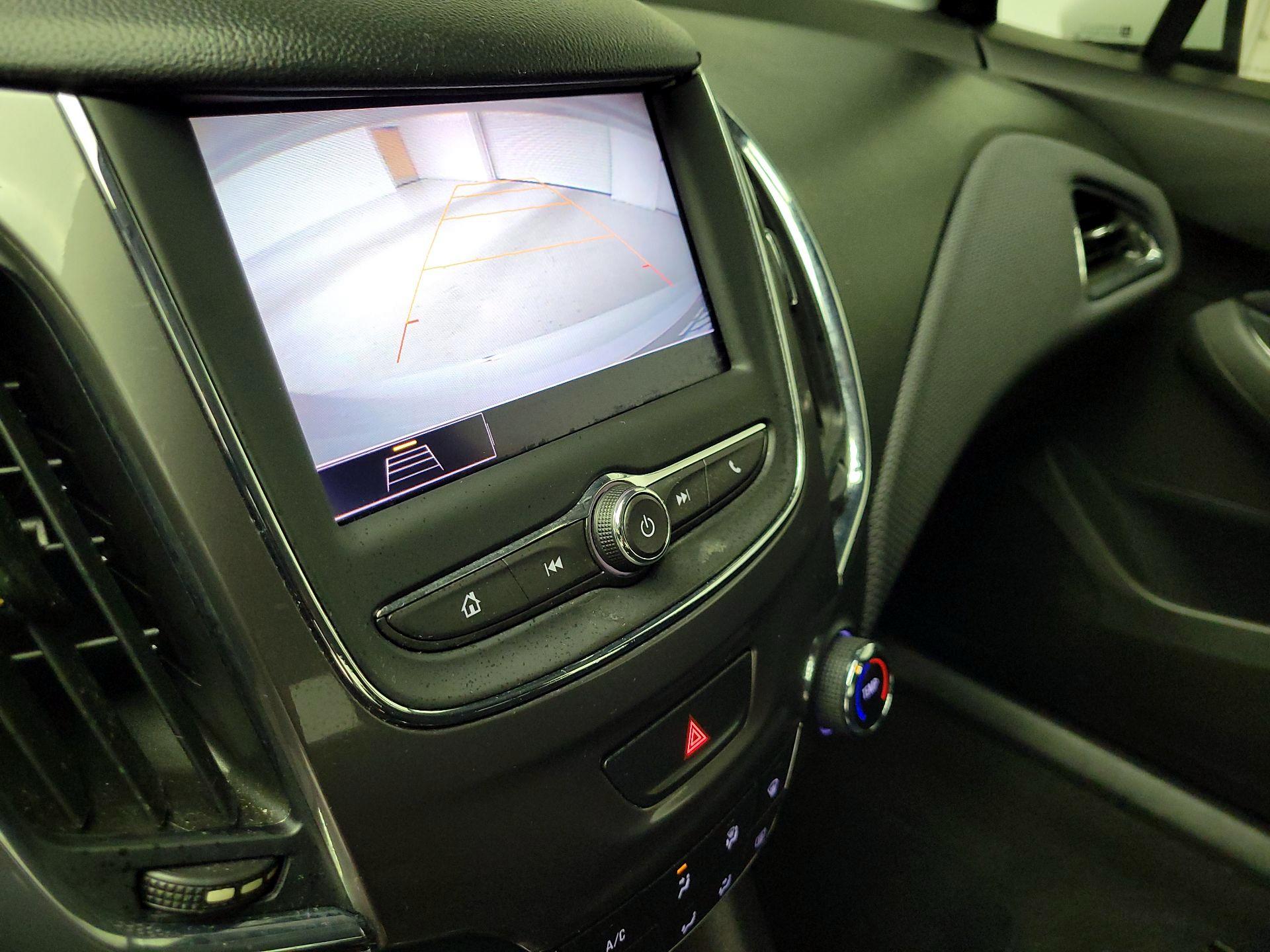 Thumbnail: 2019 Chevrolet Cruze - 12