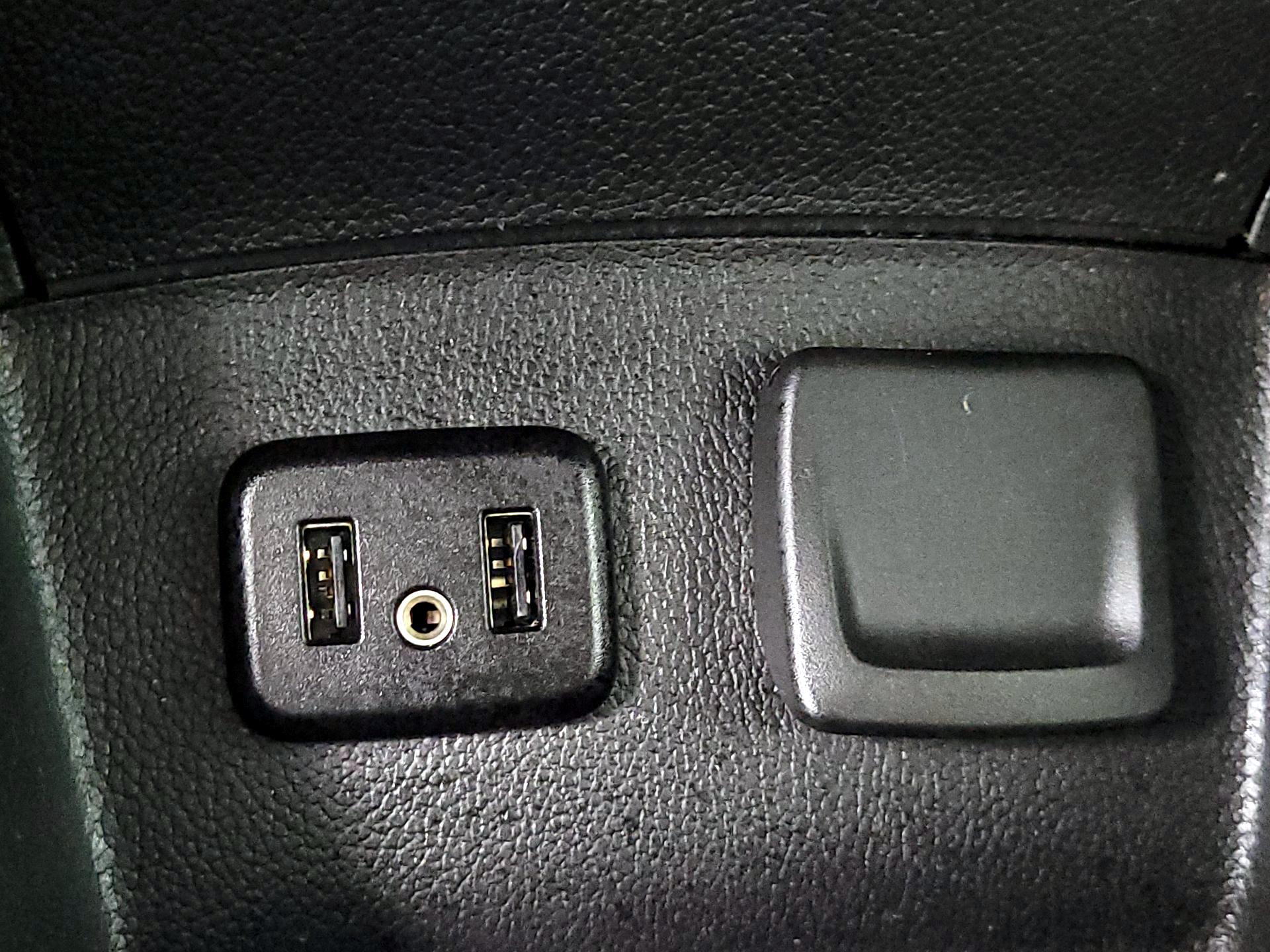 Thumbnail: 2019 Chevrolet Cruze - 16