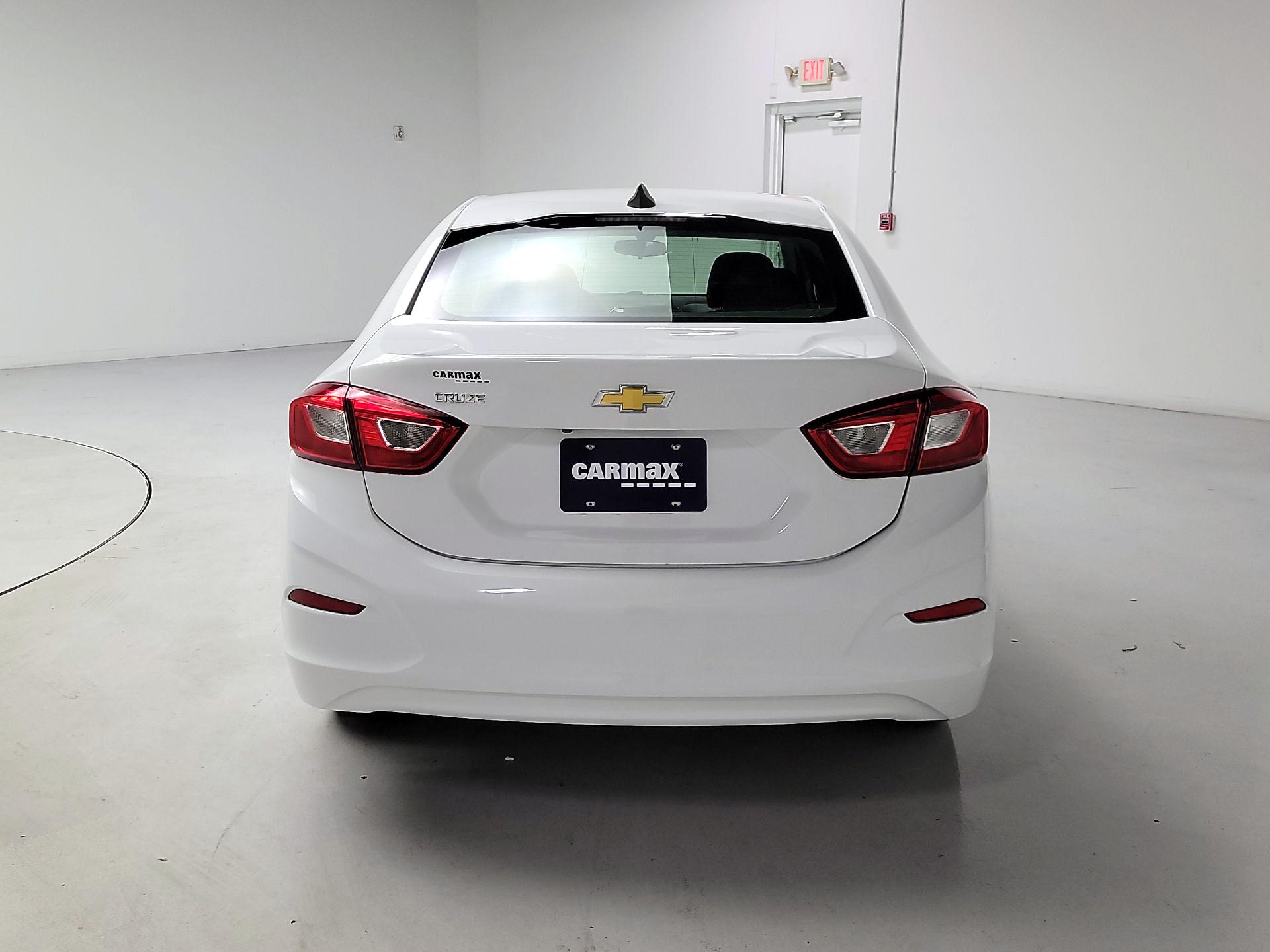 Thumbnail: 2019 Chevrolet Cruze - 6