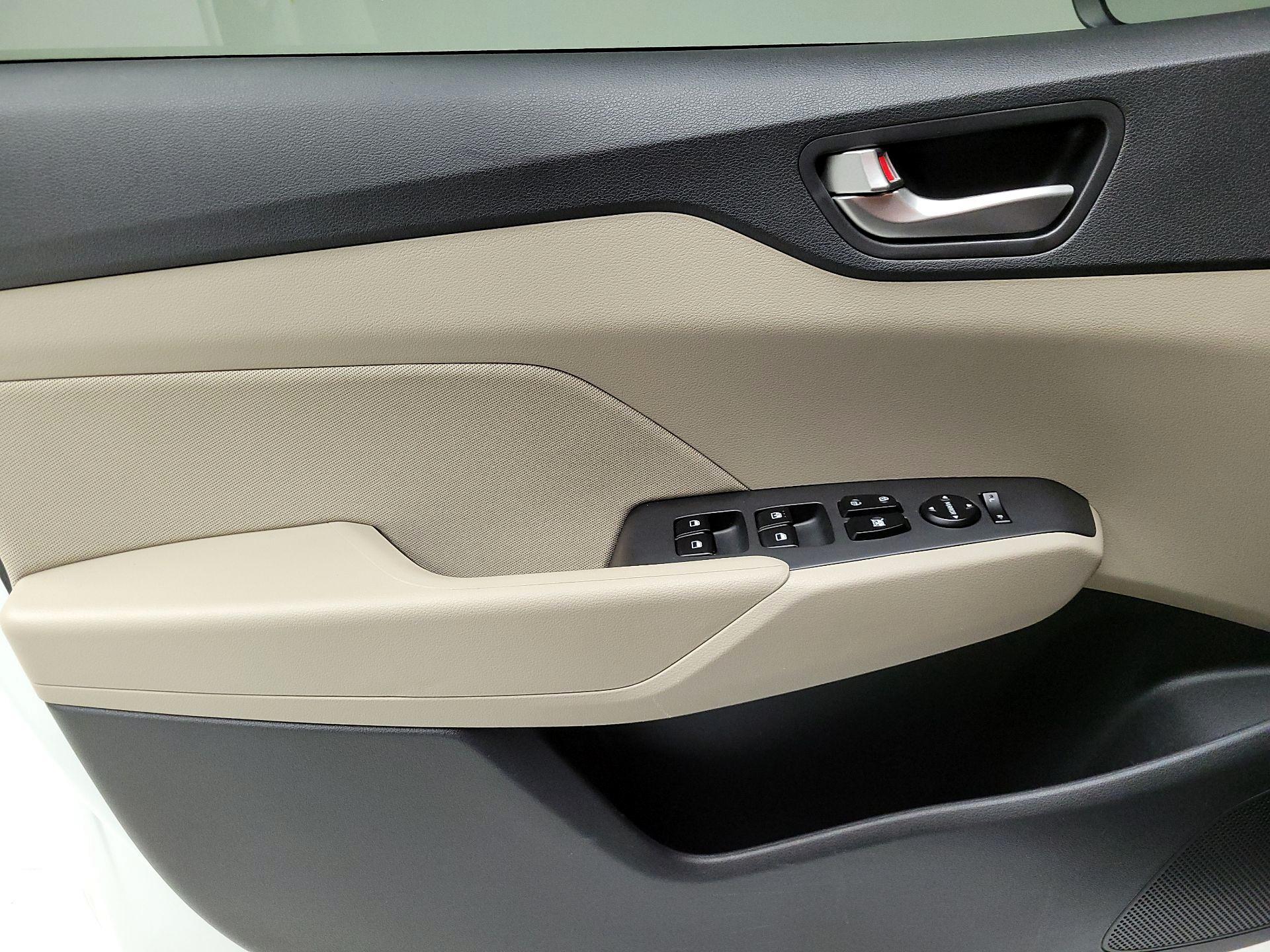 Thumbnail: 2021 Hyundai Accent - 10