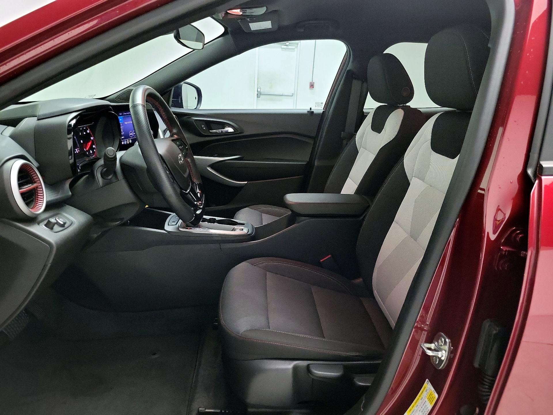 Thumbnail: 2024 Chevrolet Trax - 11