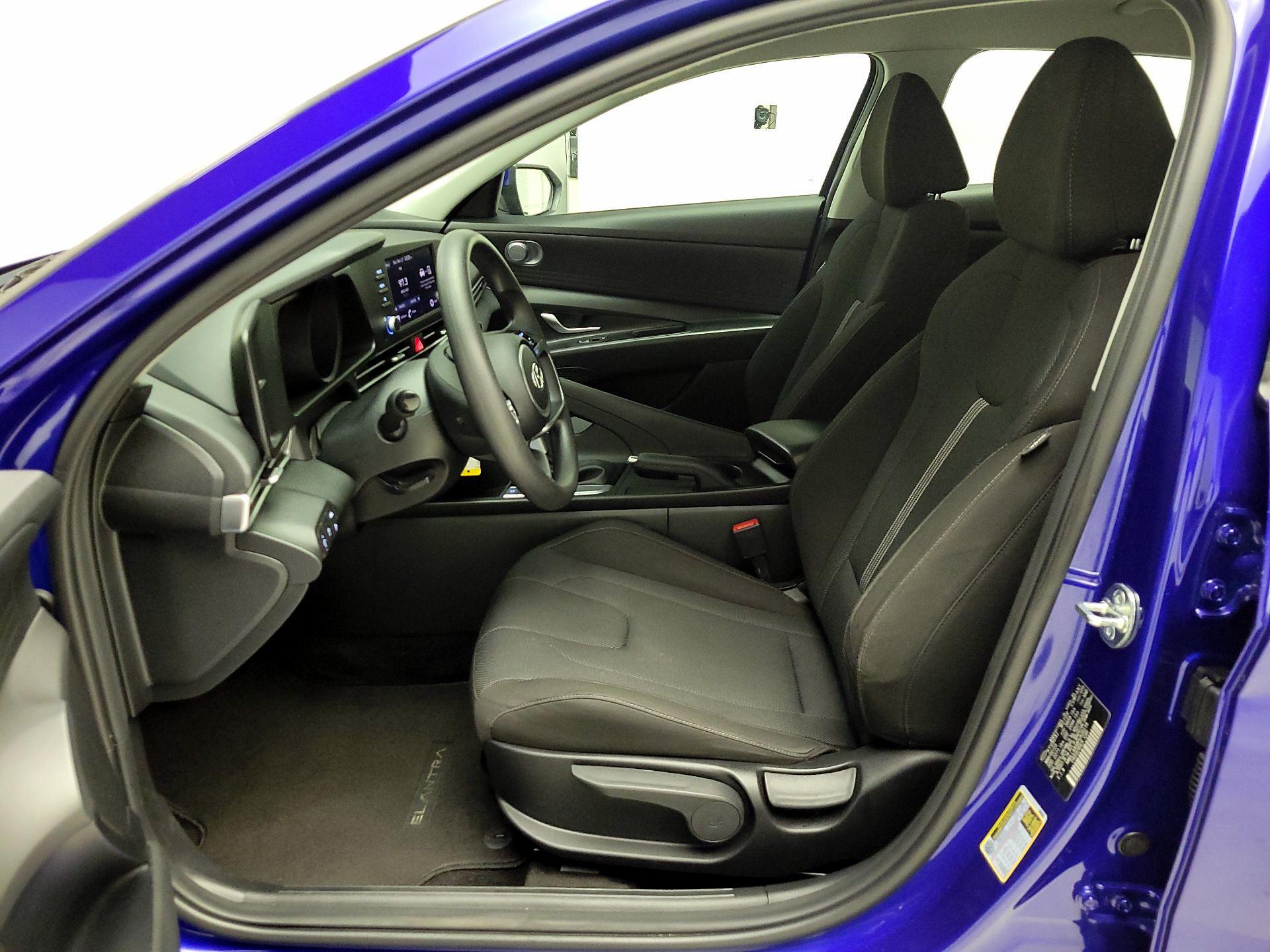 Thumbnail: 2023 Hyundai Elantra - 9