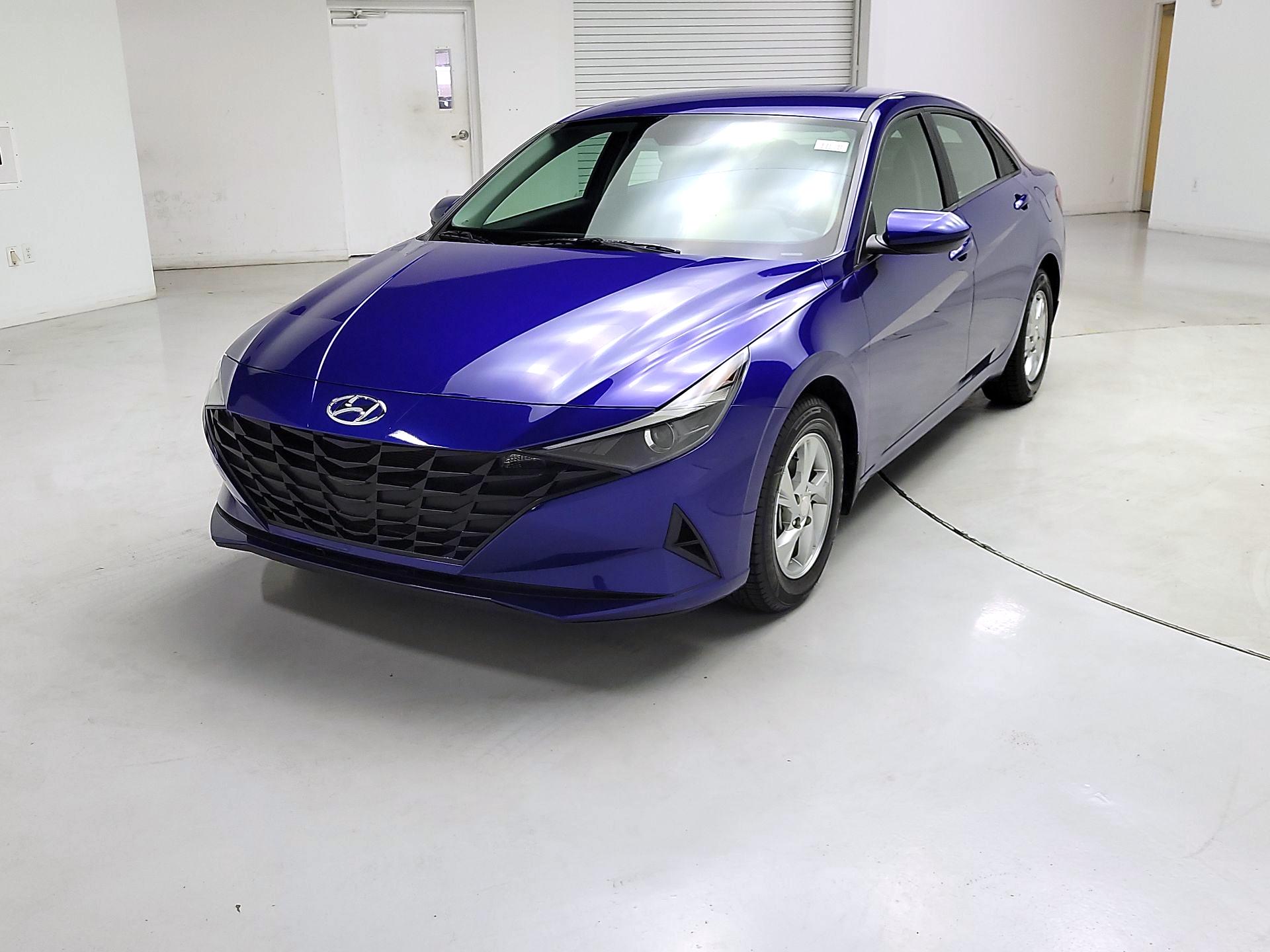 Thumbnail: 2023 Hyundai Elantra - 3