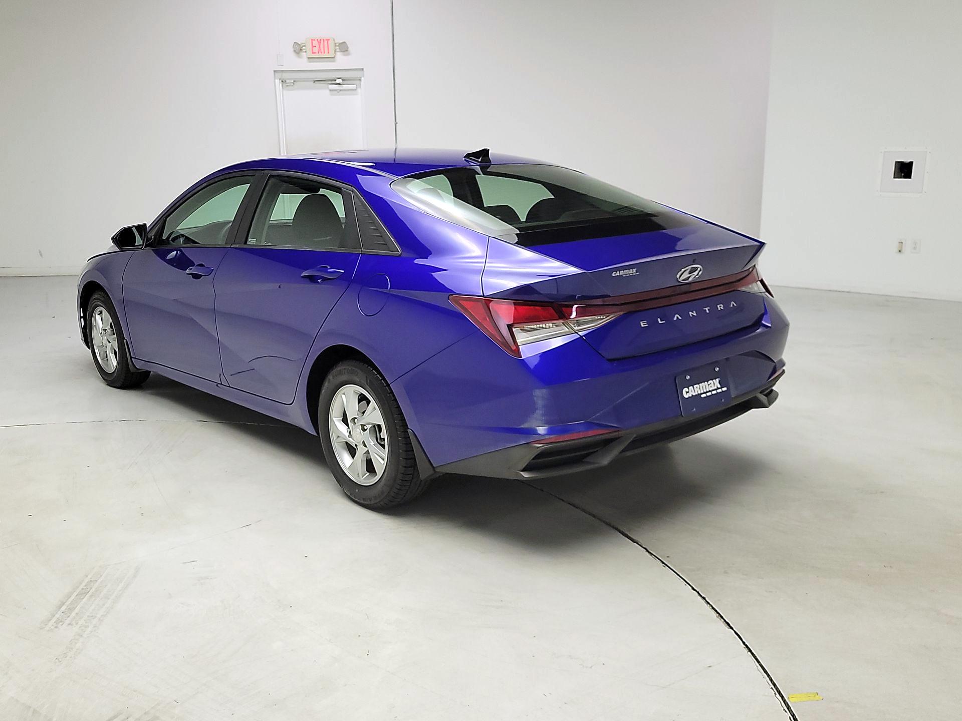 Thumbnail: 2023 Hyundai Elantra - 7