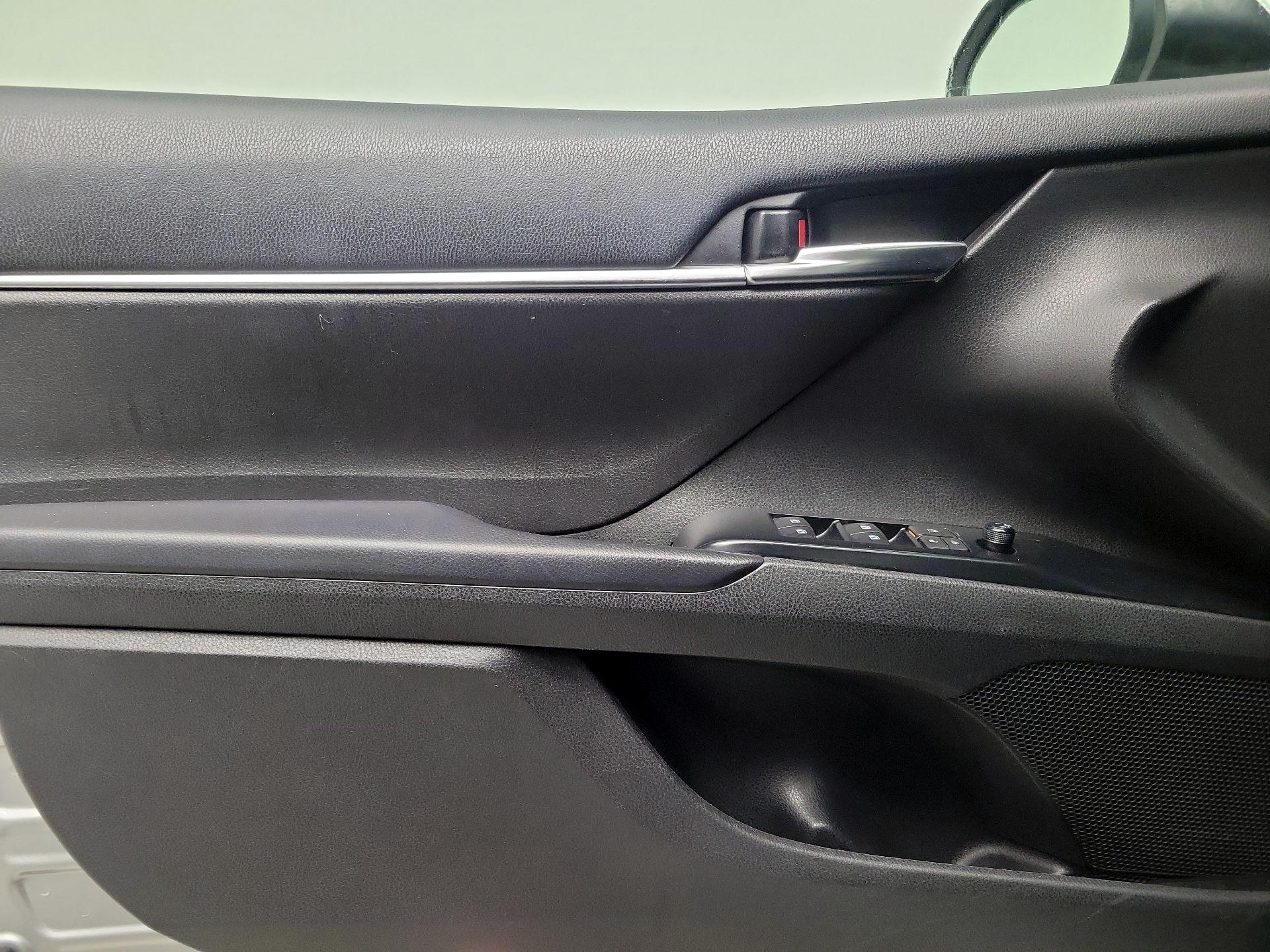 Thumbnail: 2019 Toyota Camry - 12