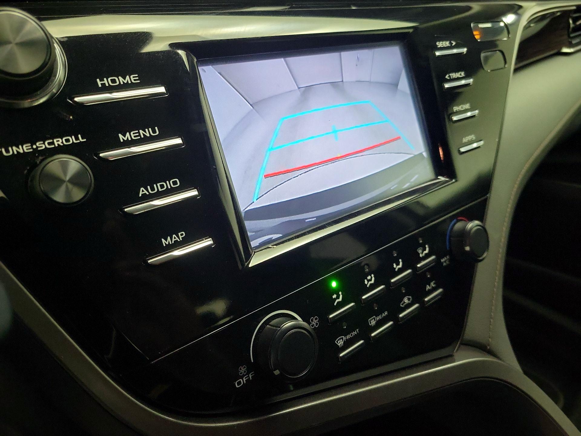 Thumbnail: 2019 Toyota Camry - 14