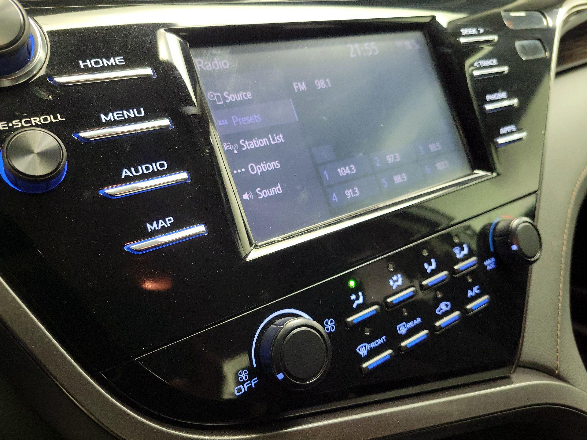 Thumbnail: 2019 Toyota Camry - 15