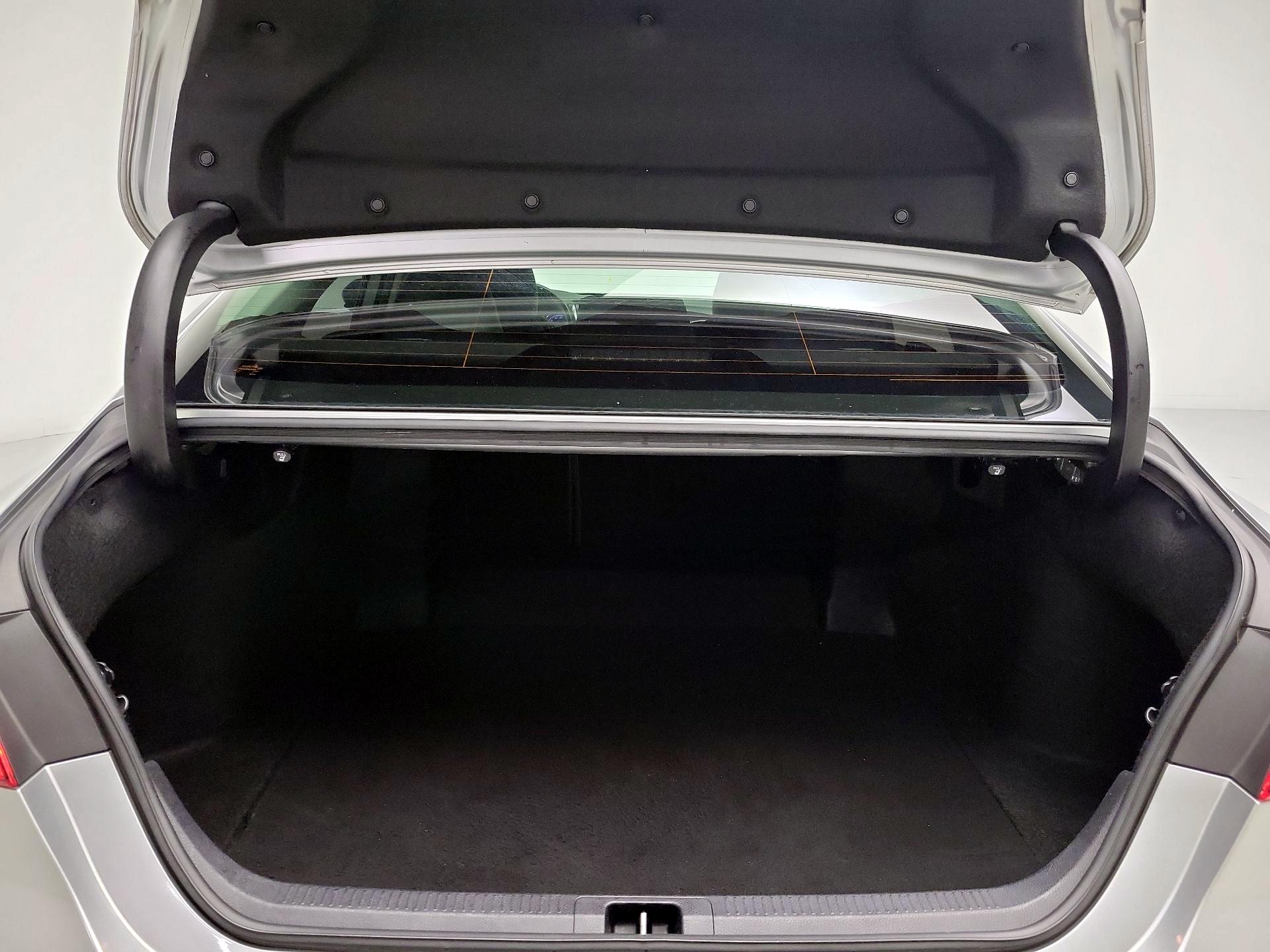 Thumbnail: 2019 Toyota Camry - 20