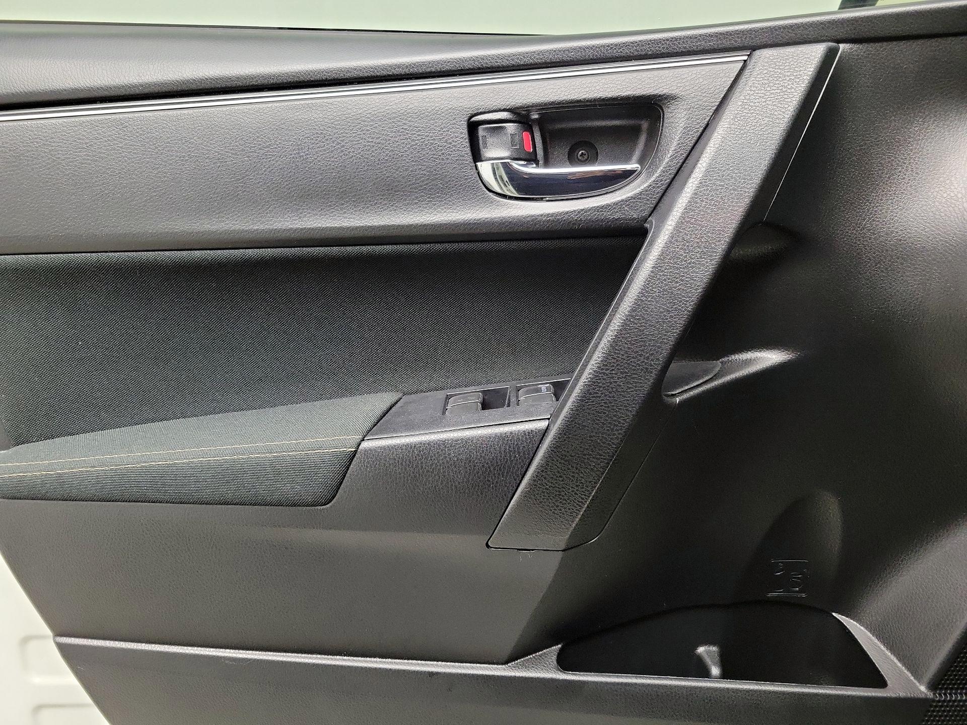 Thumbnail: 2018 Toyota Corolla - 12