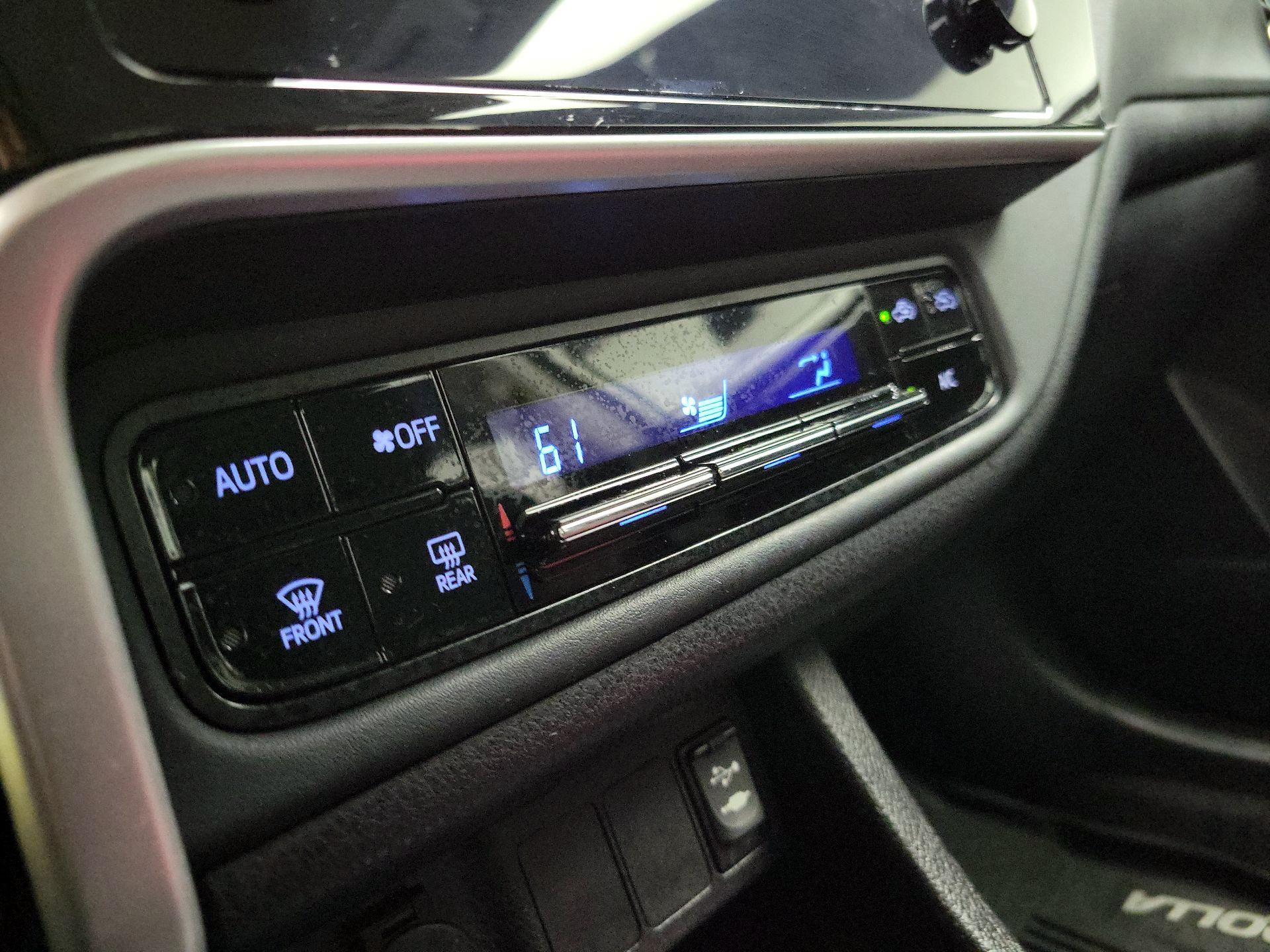 Thumbnail: 2018 Toyota Corolla - 16