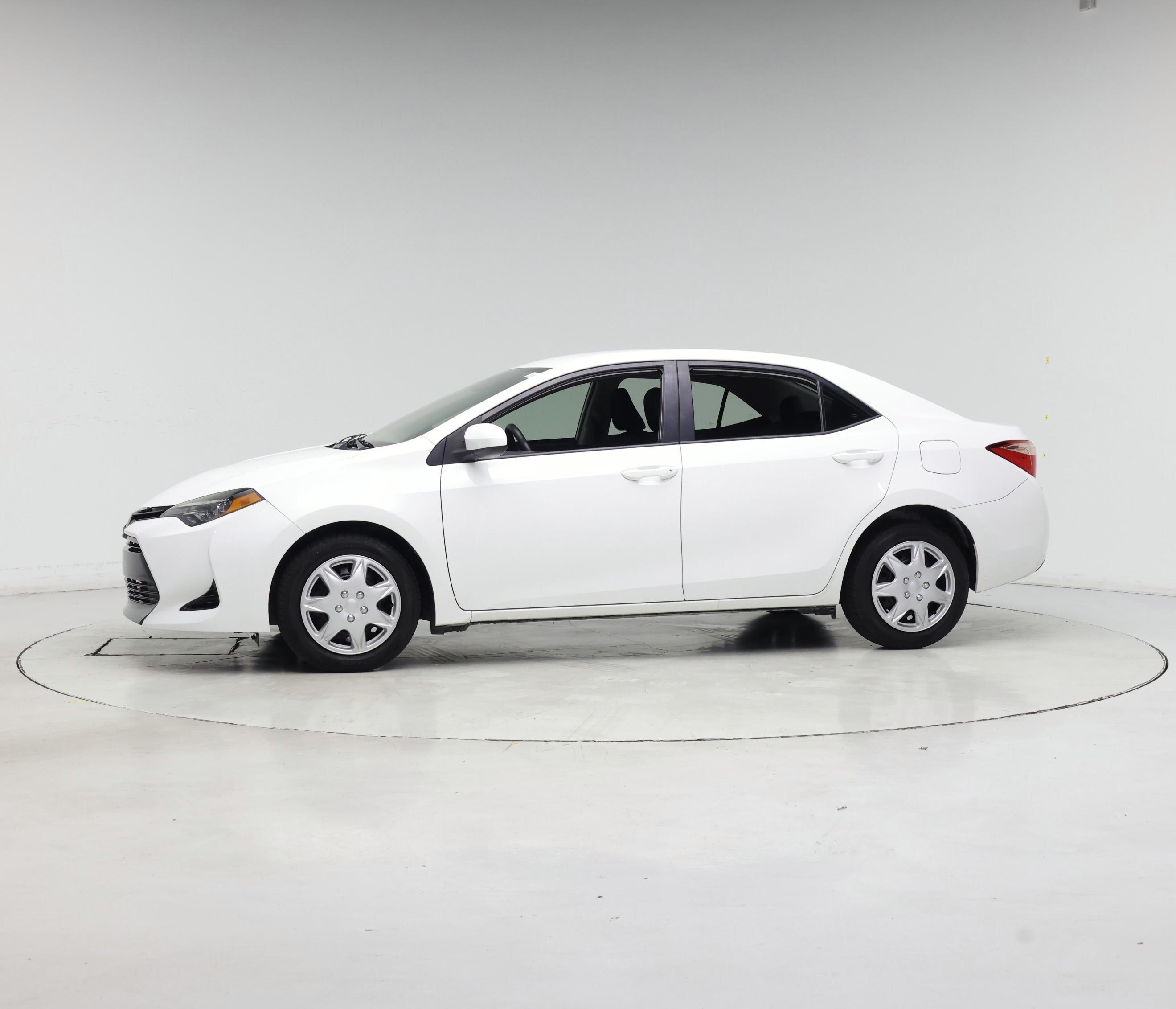 Thumbnail: 2018 Toyota Corolla - 3