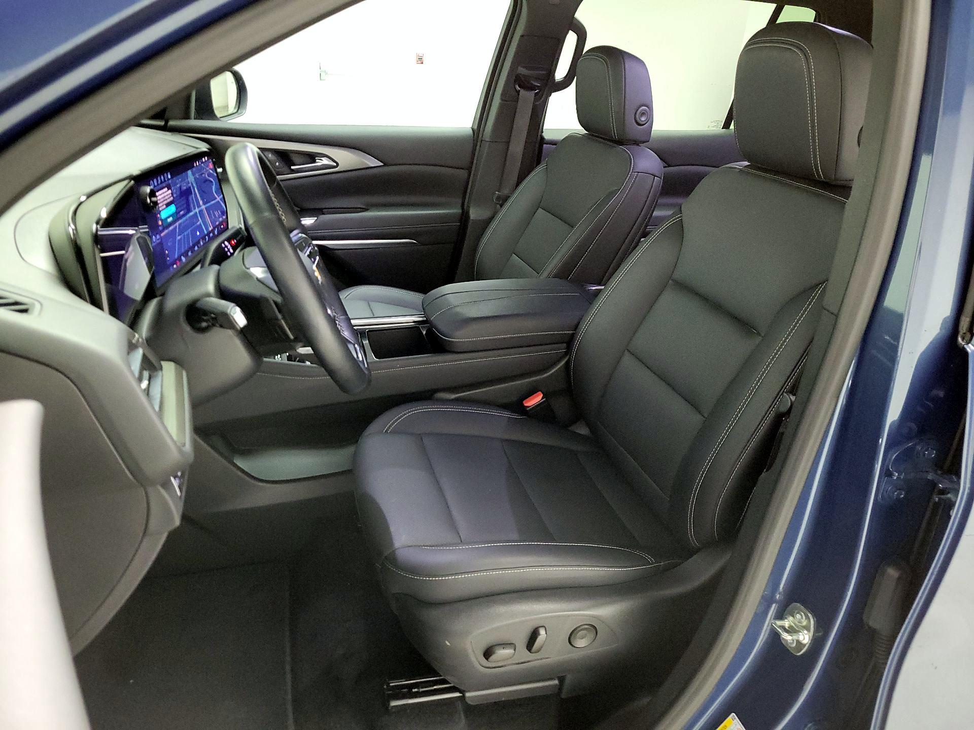 Thumbnail: 2025 Chevrolet Traverse - 11