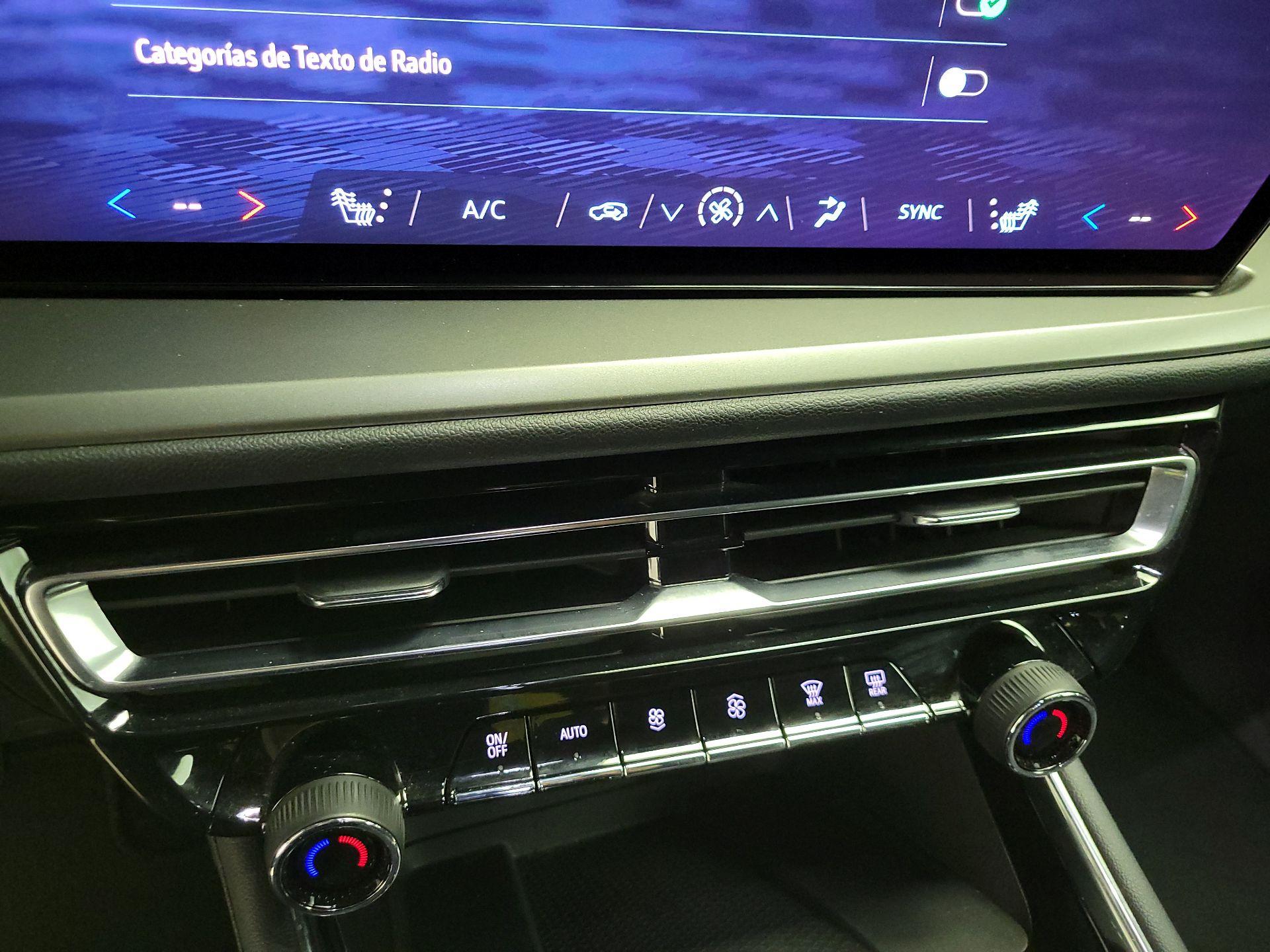 Thumbnail: 2025 Chevrolet Traverse - 18