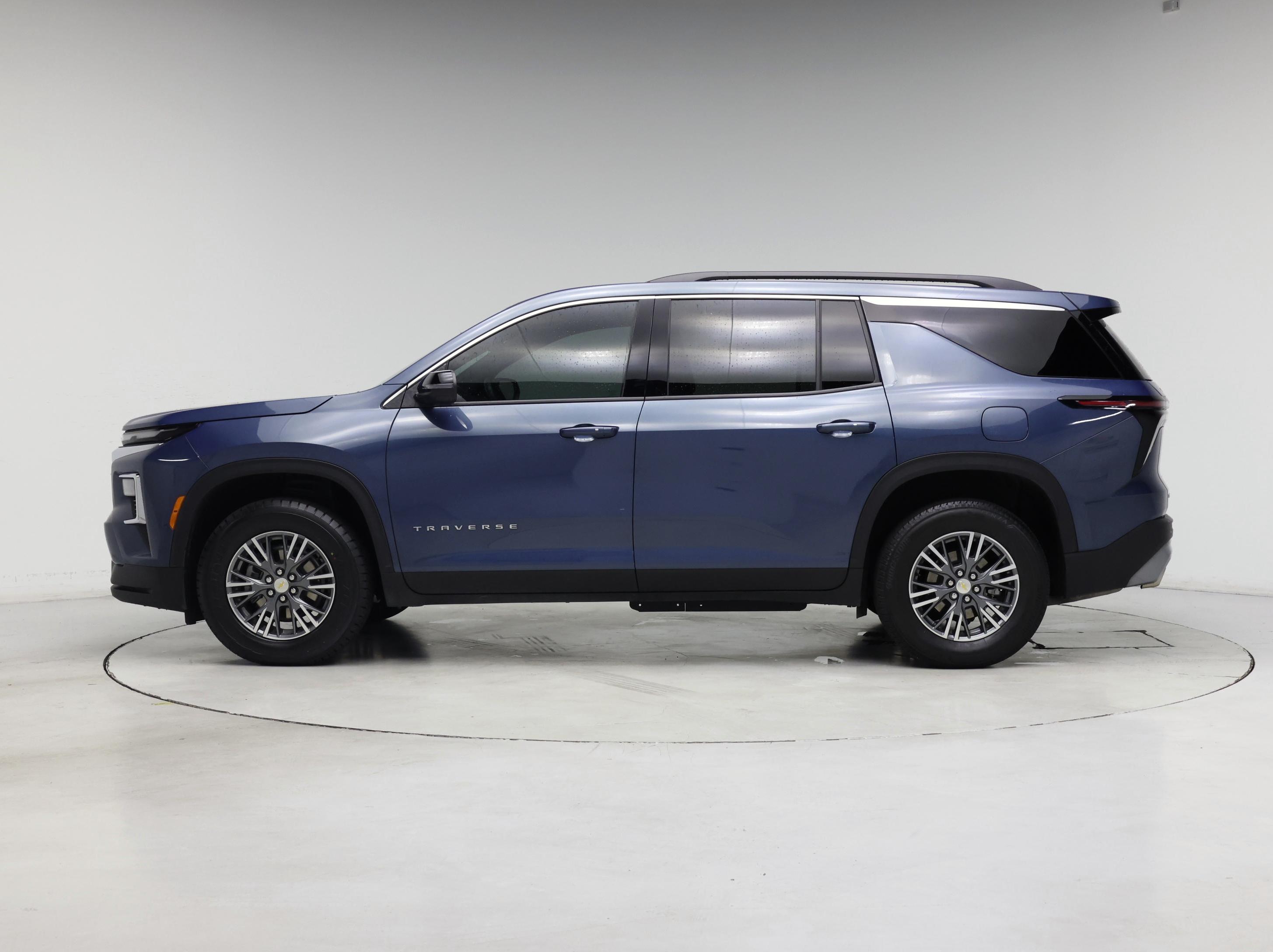 Thumbnail: 2025 Chevrolet Traverse - 3