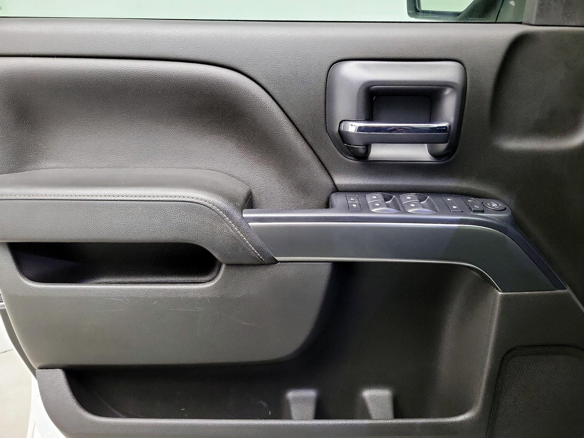 Thumbnail: 2018 Chevrolet Silverado 1500 - 12