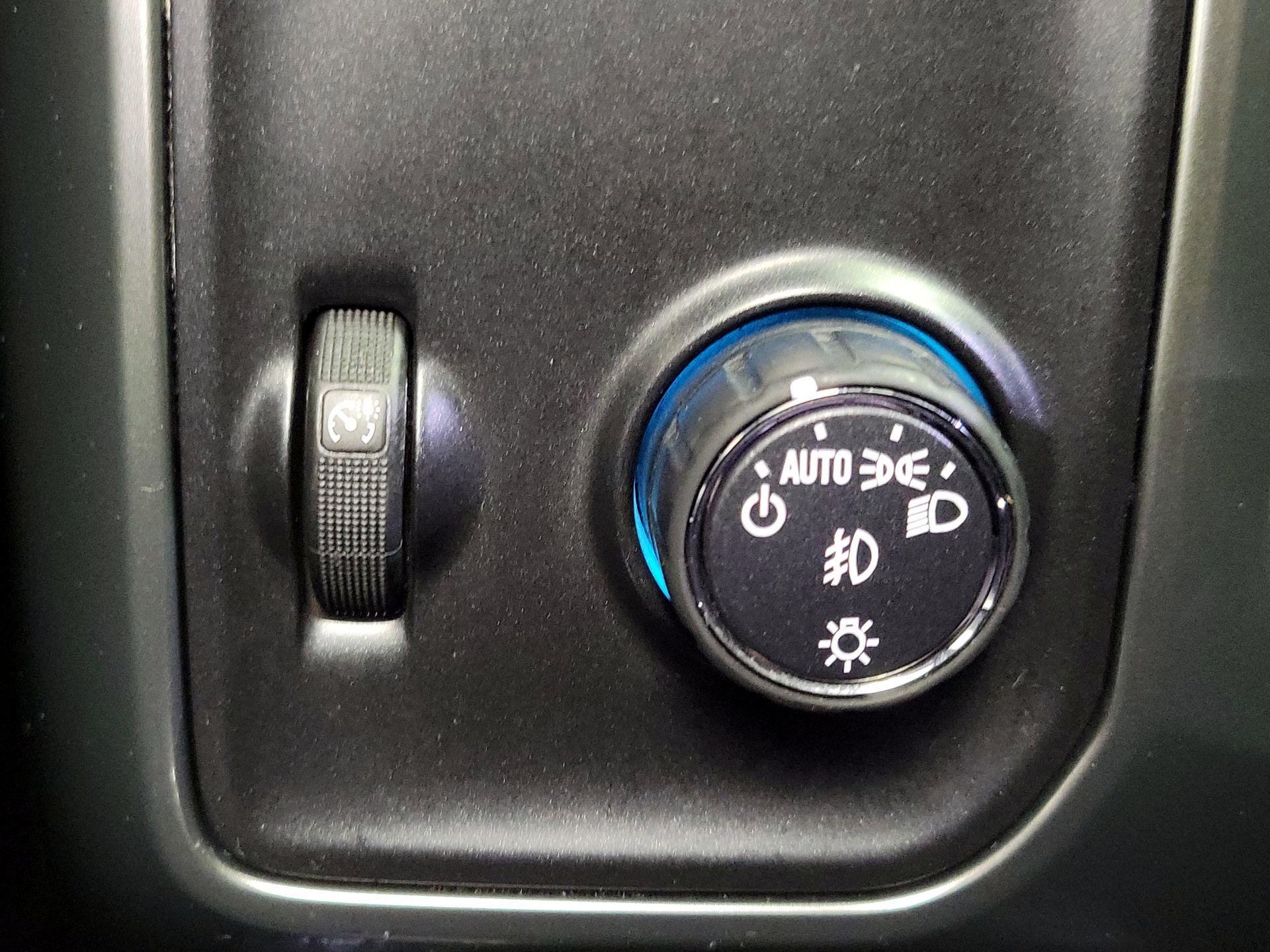 Thumbnail: 2018 Chevrolet Silverado 1500 - 13