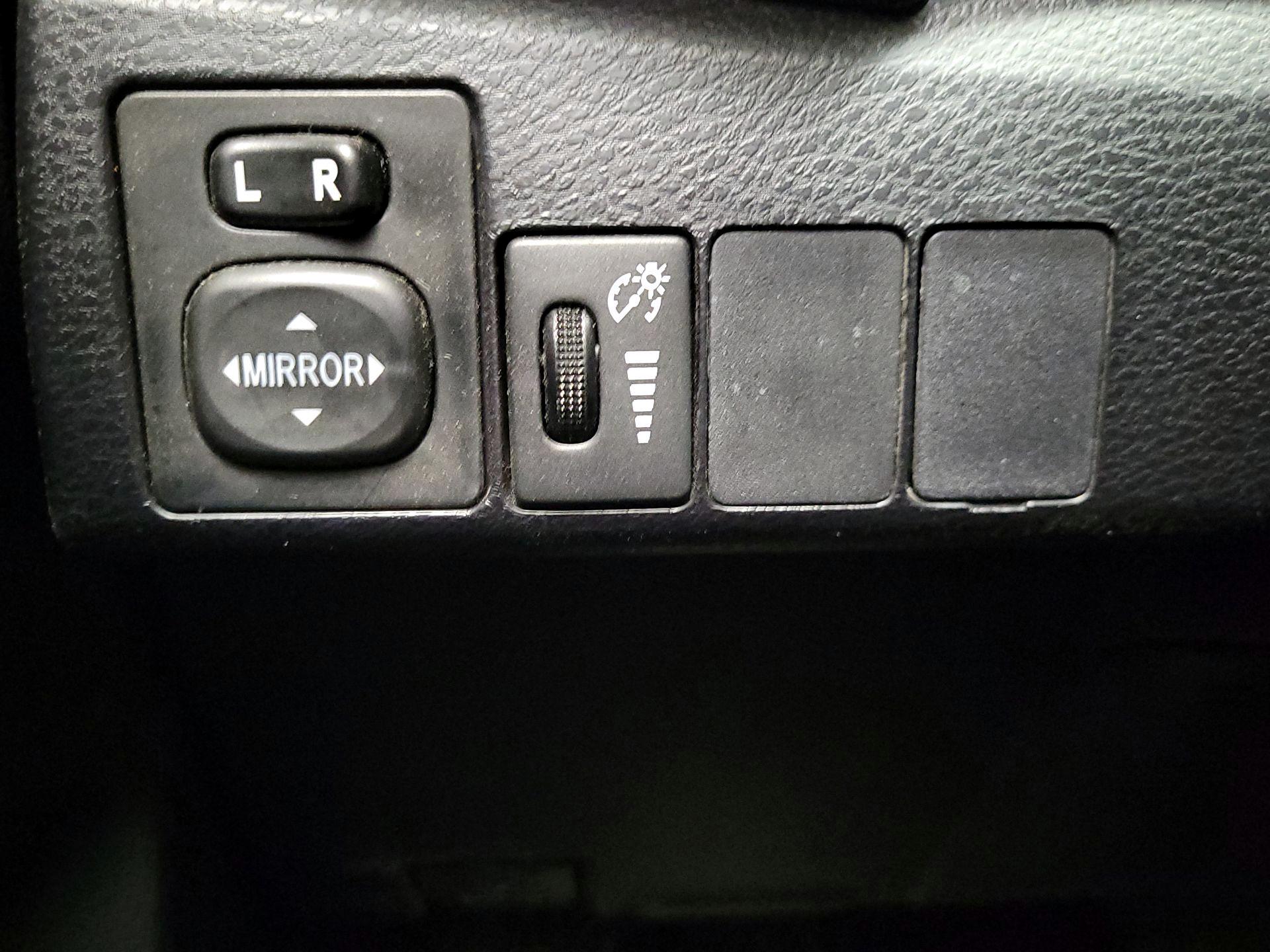 Thumbnail: 2014 Toyota Corolla - 13