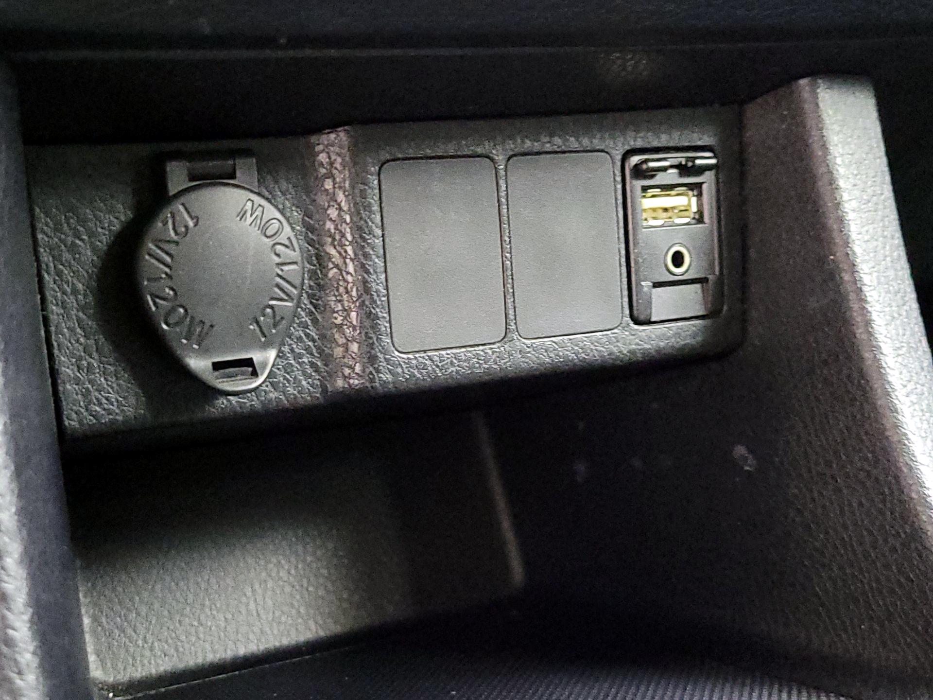 Thumbnail: 2014 Toyota Corolla - 18