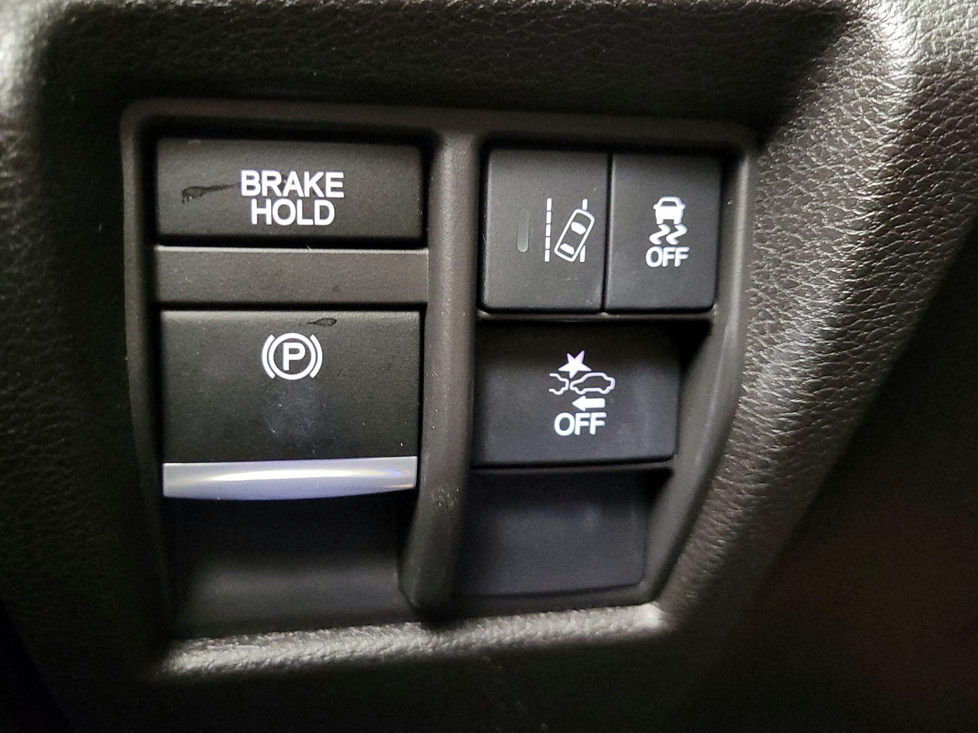 Thumbnail: 2018 Acura MDX - 11